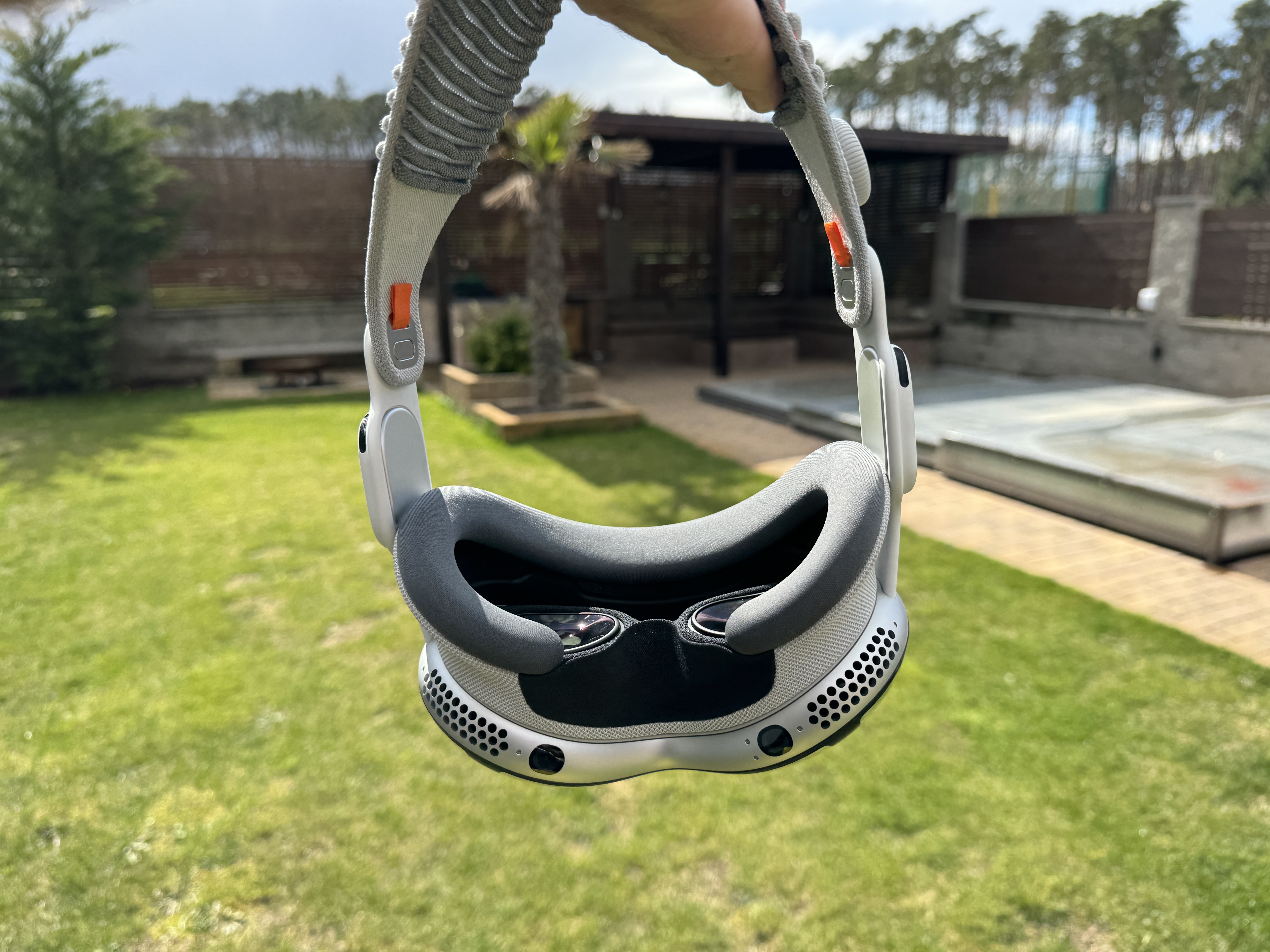 vr headset garden view