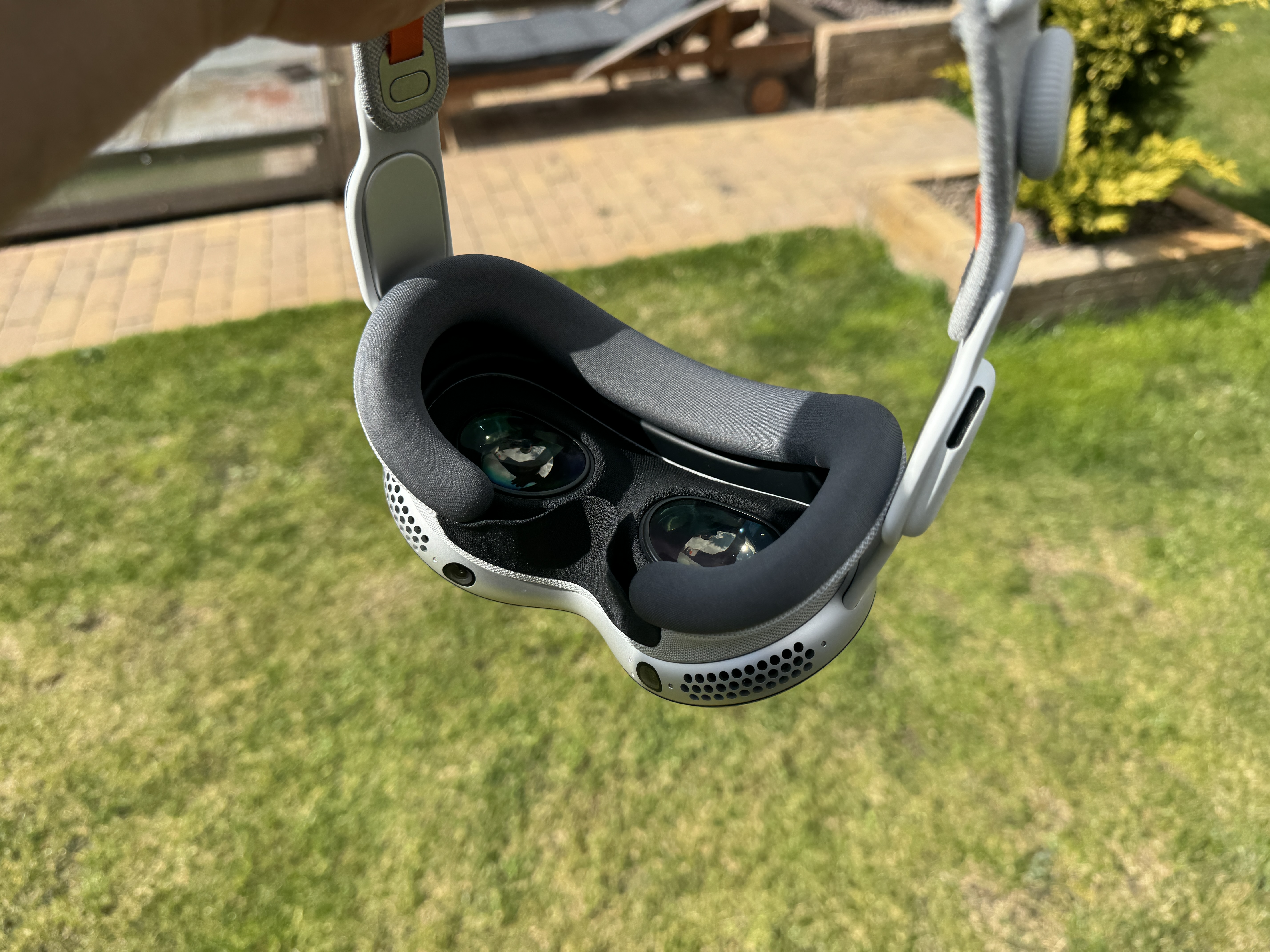 vr headset lenses focus