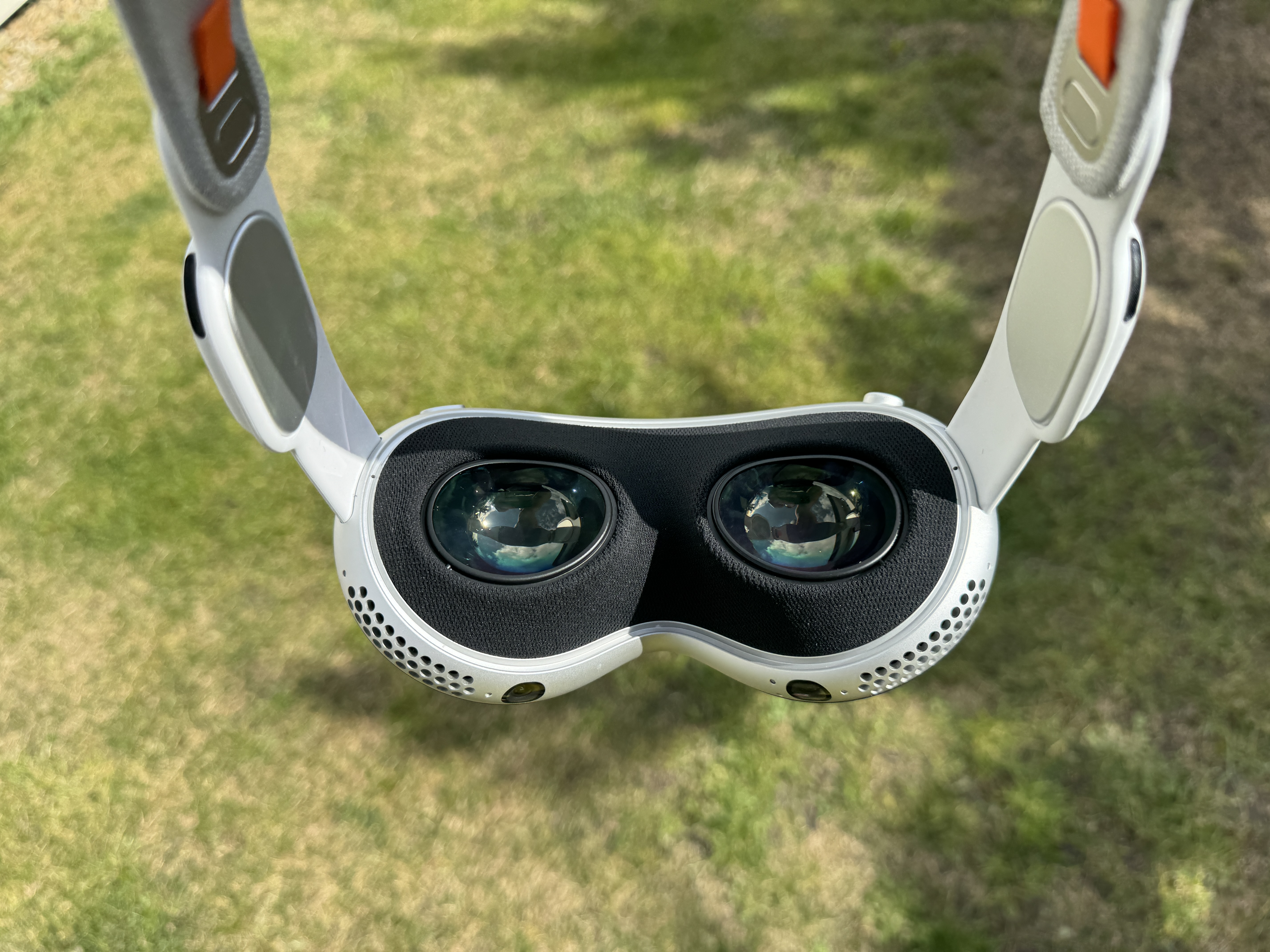 vr headset lenses top view