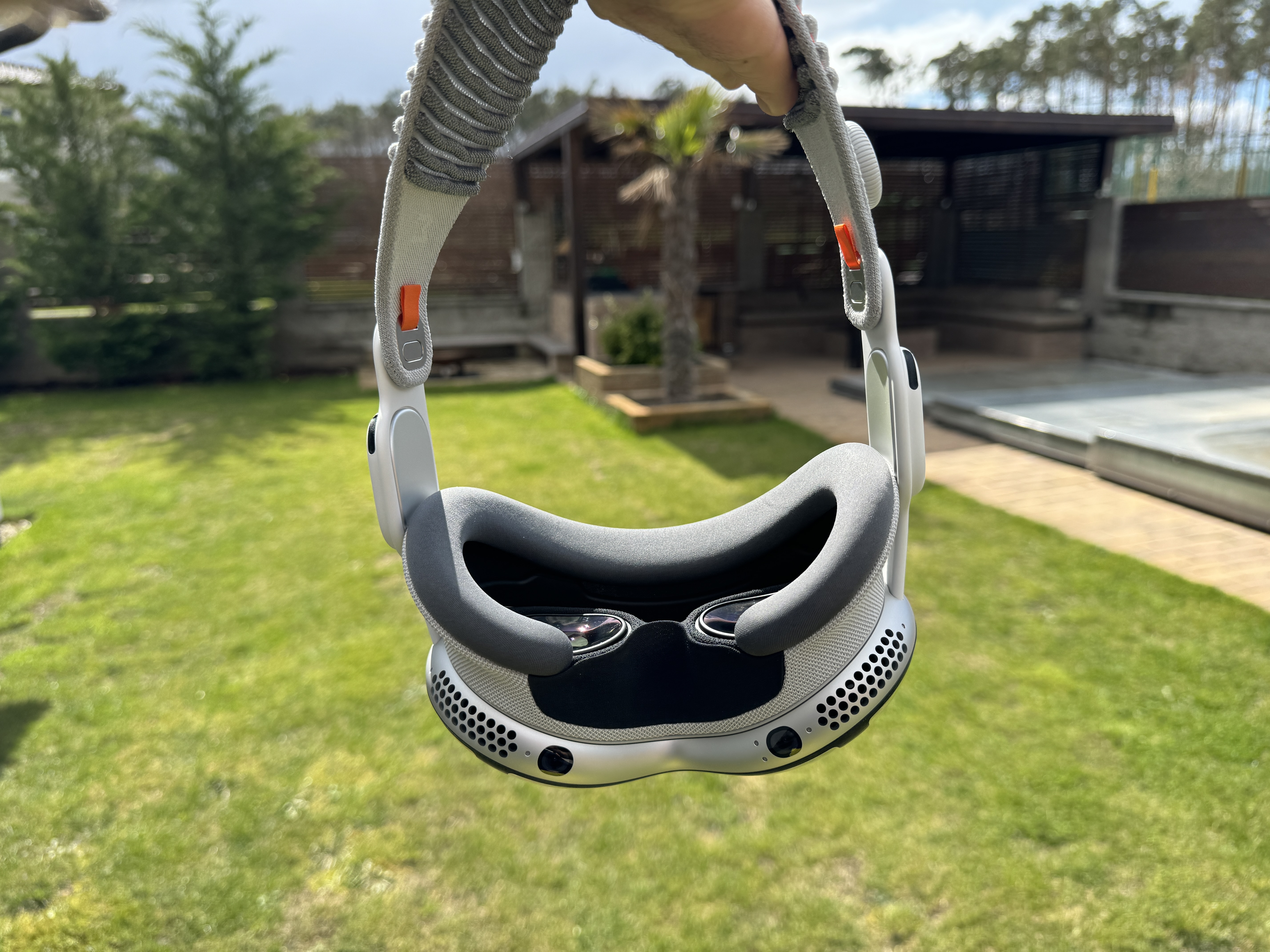 vr headset outdoor background