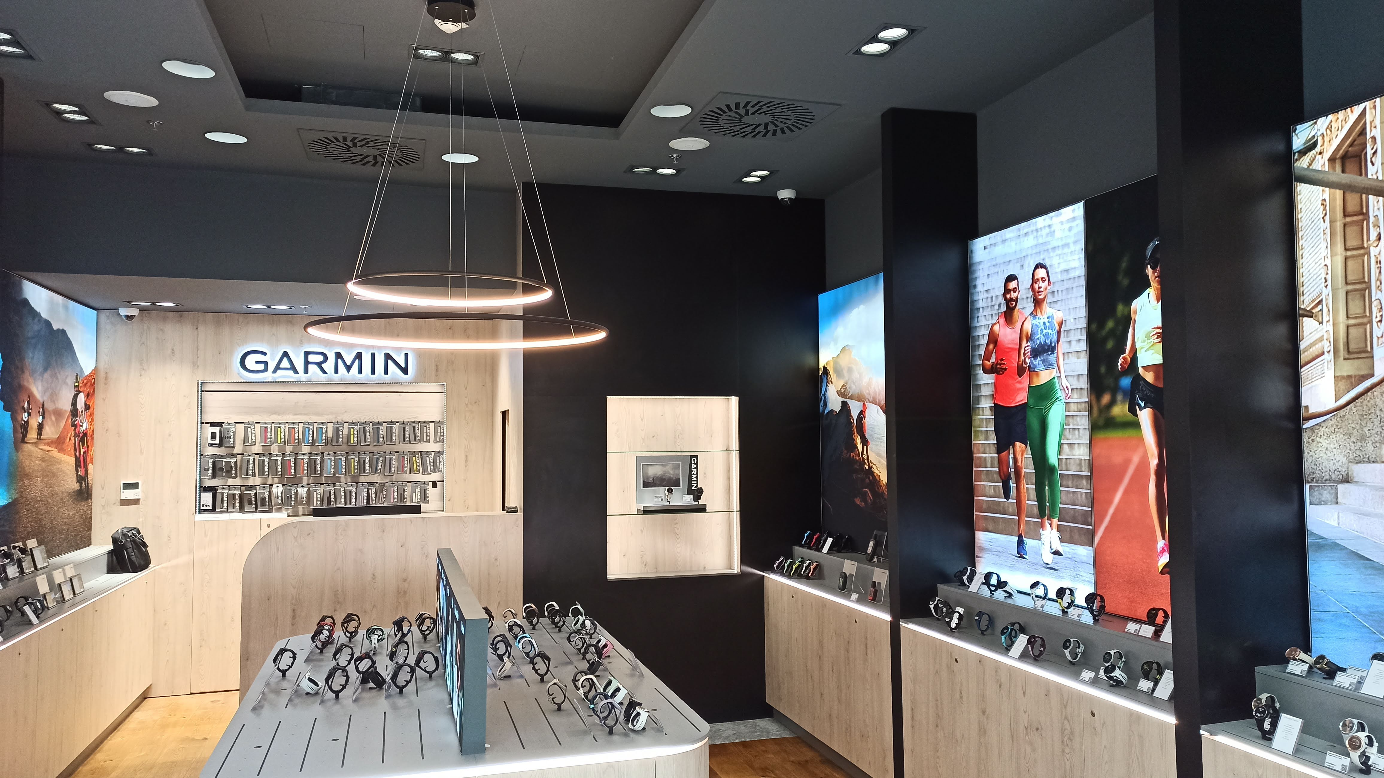 garmin store interior