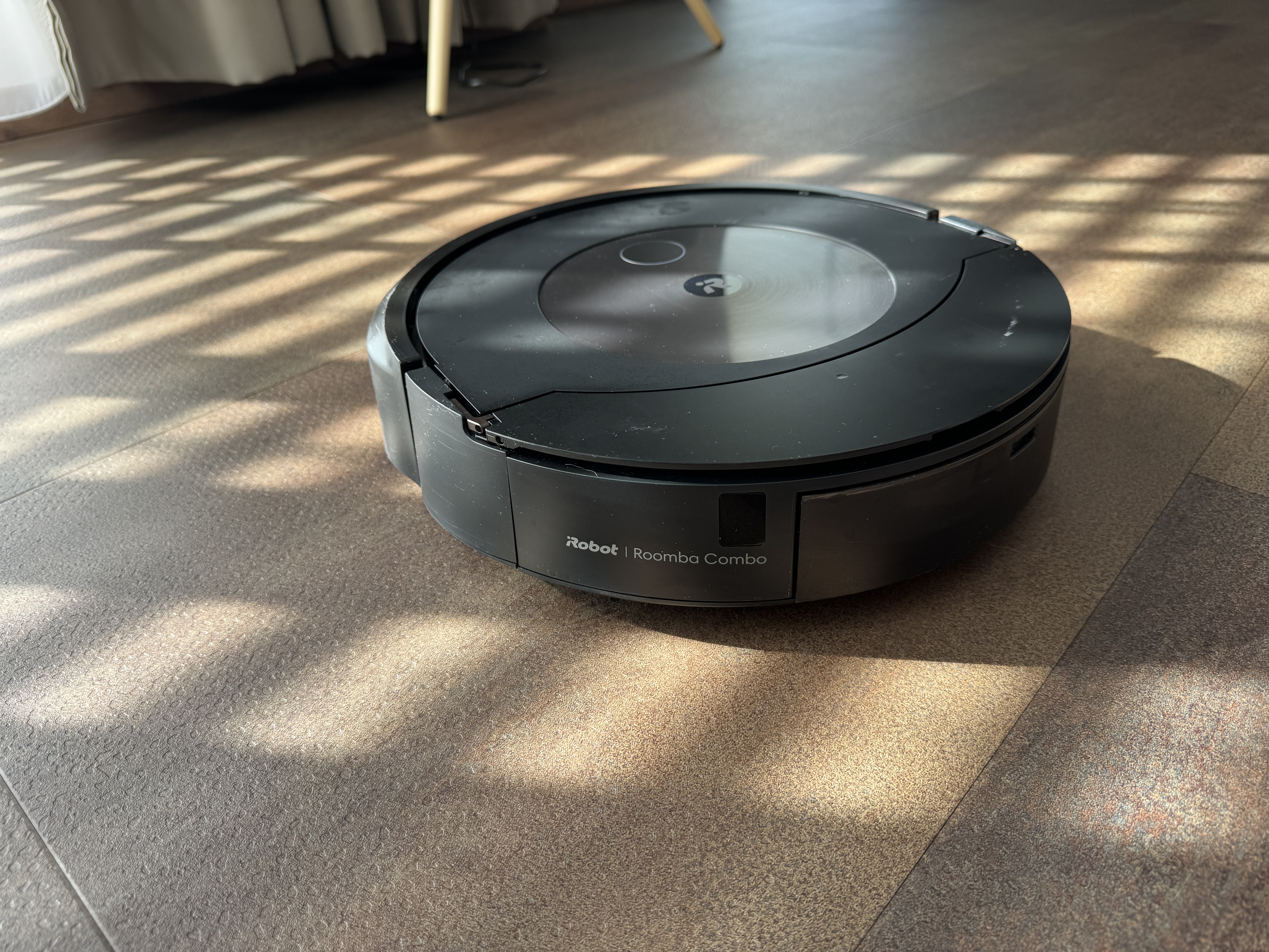 robot vacuum floor