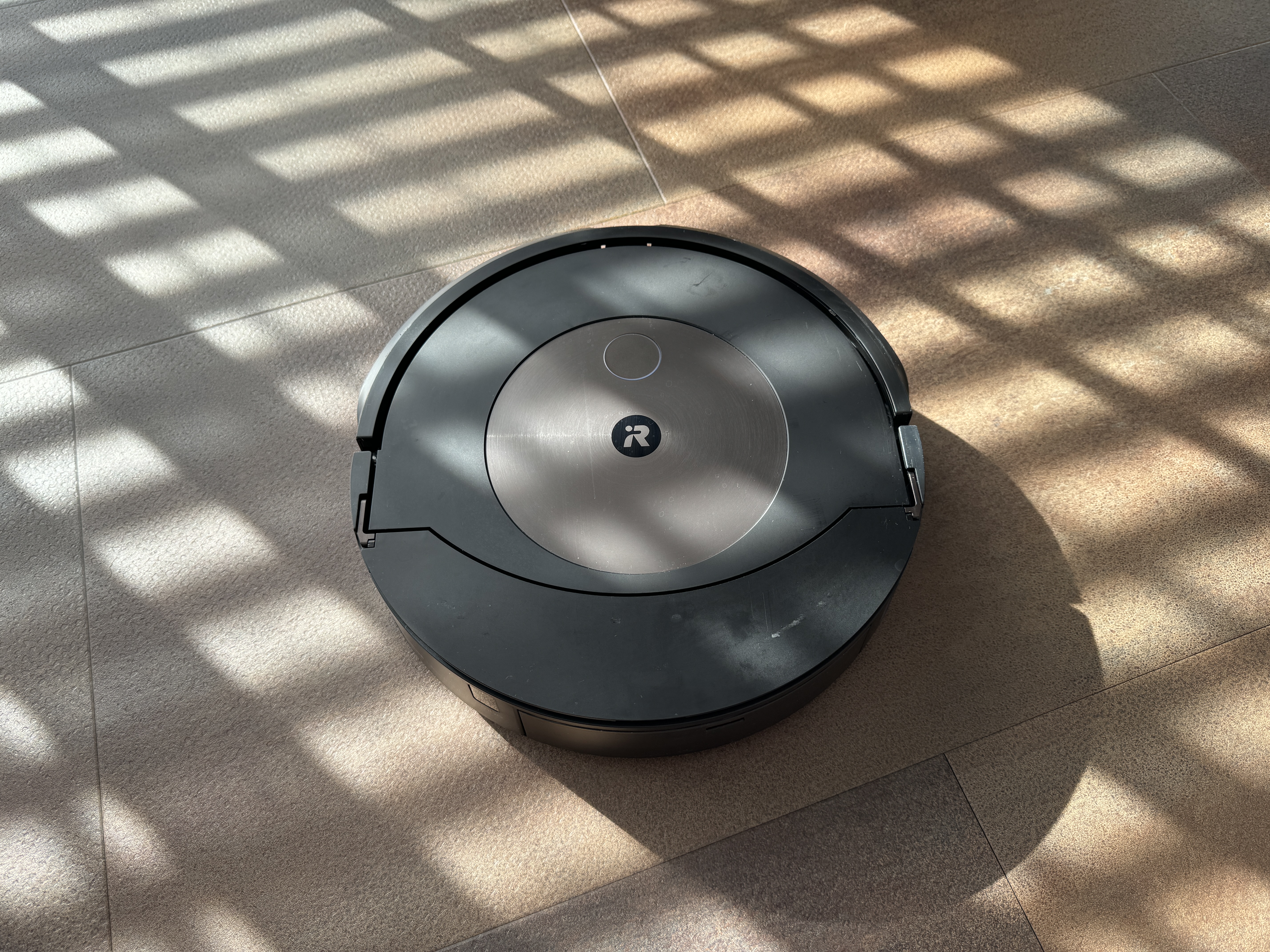 robot vacuum top view