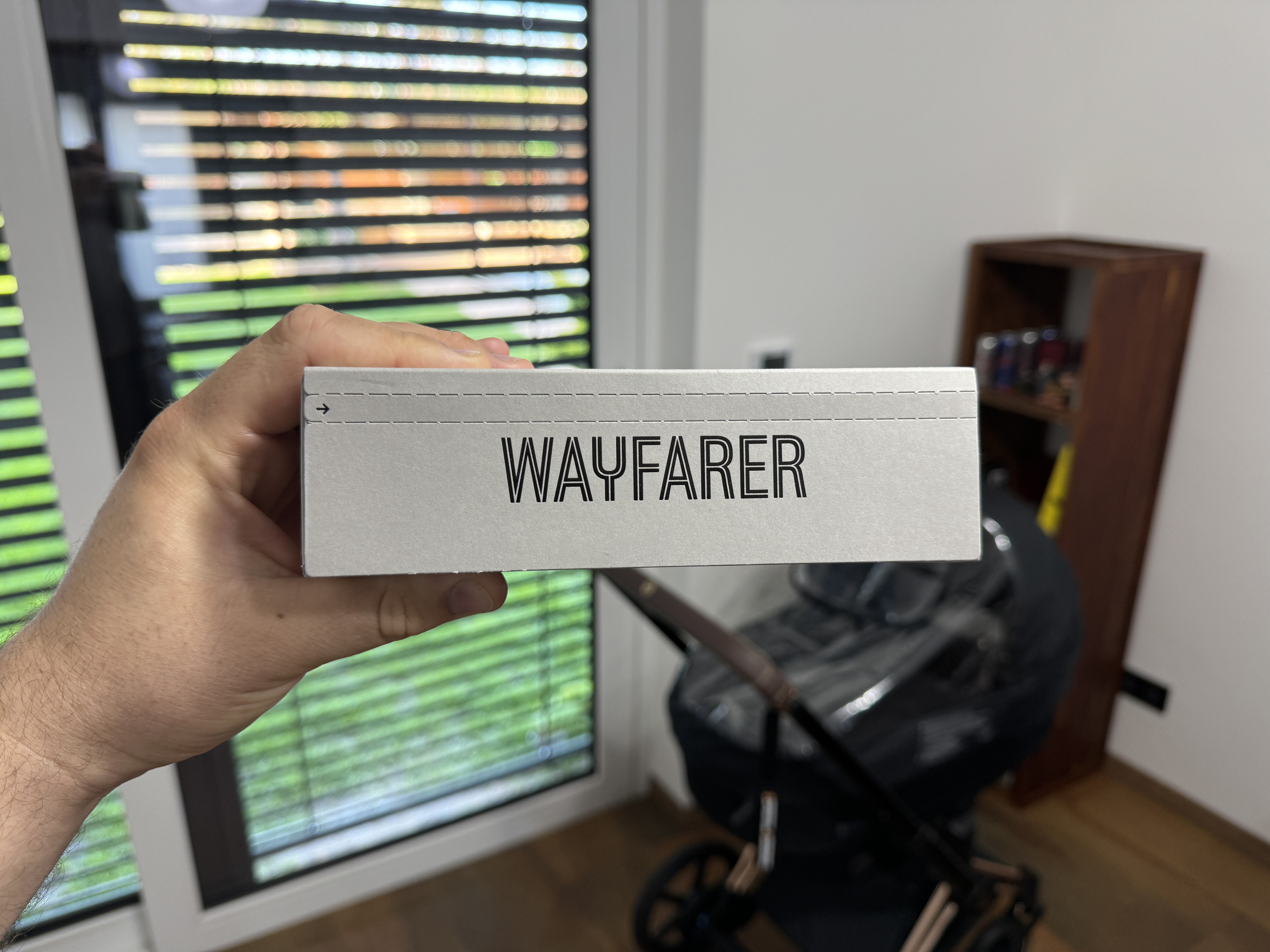 wayfarer box side view