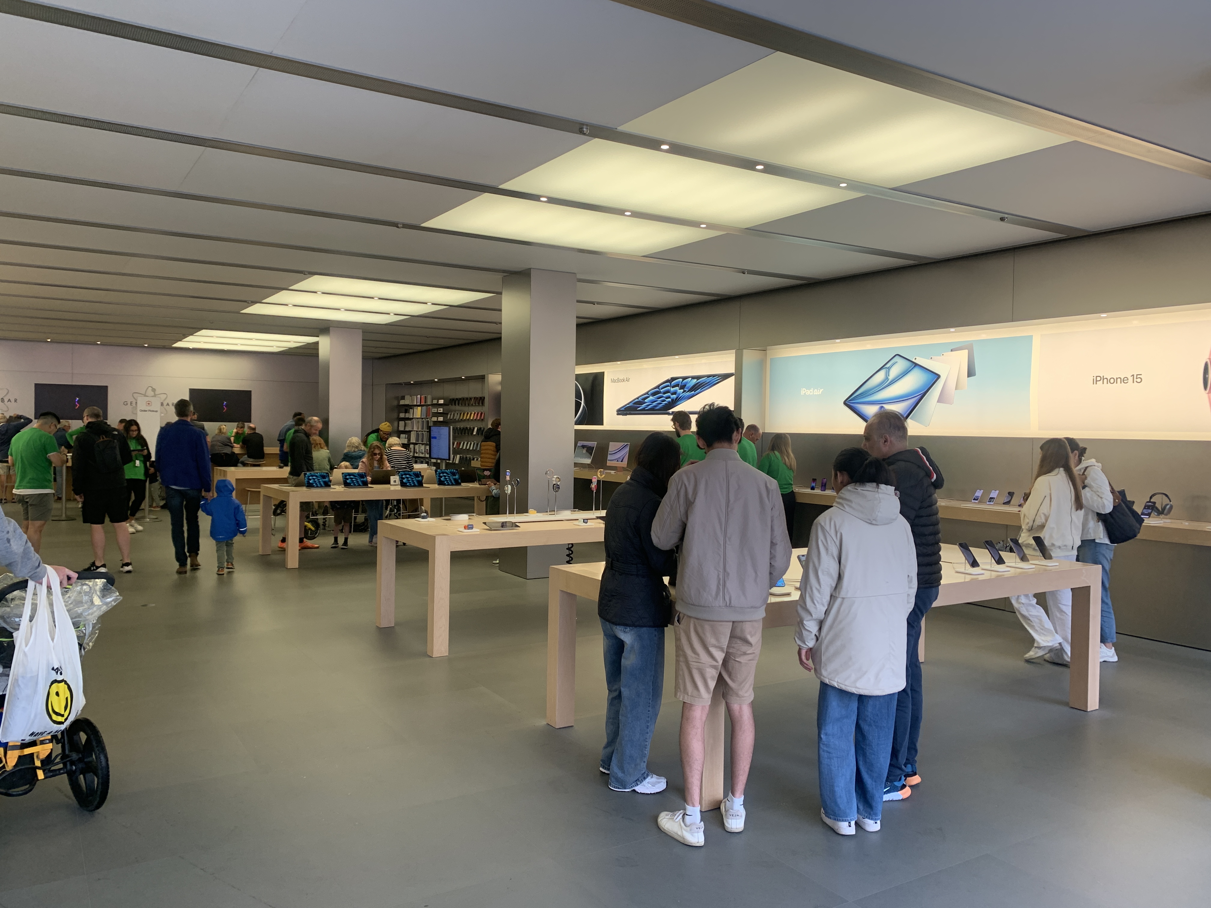 apple store interior customers