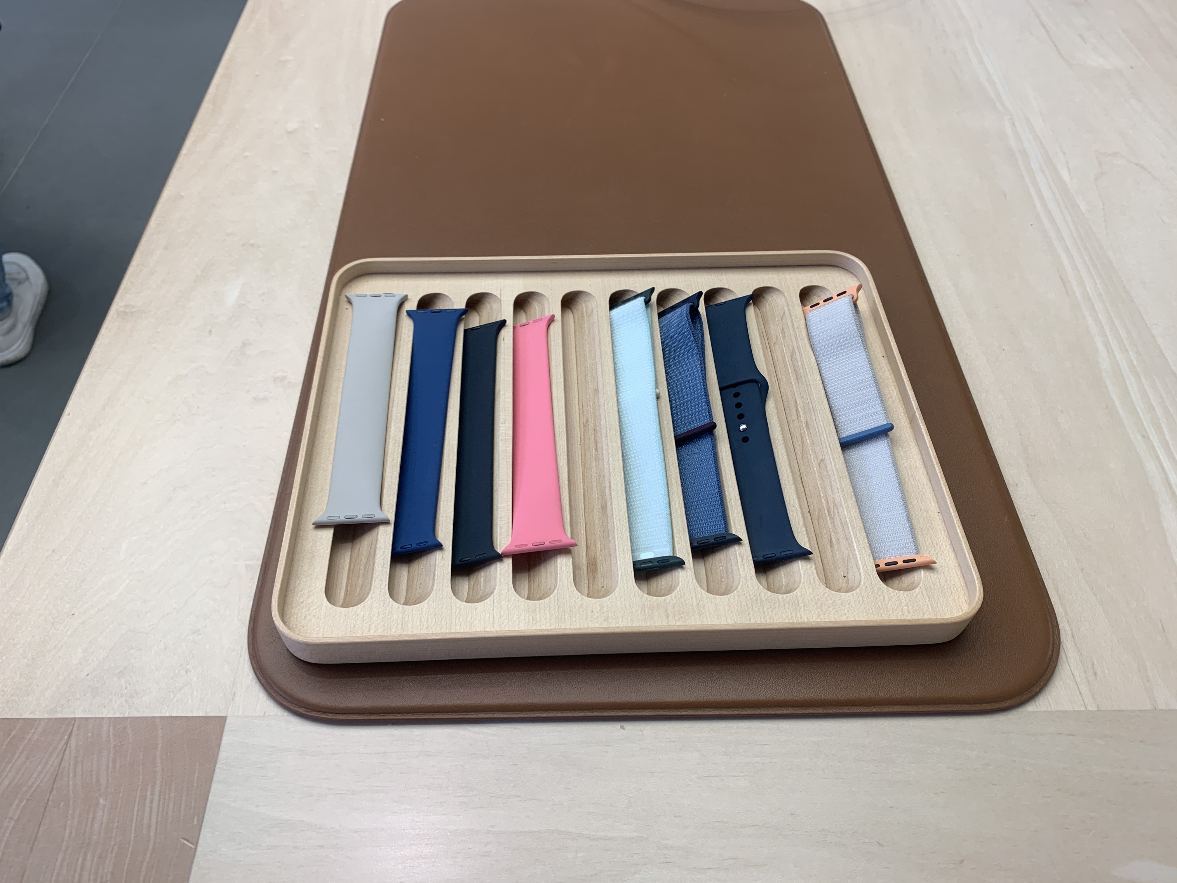 apple store watch bands variety
