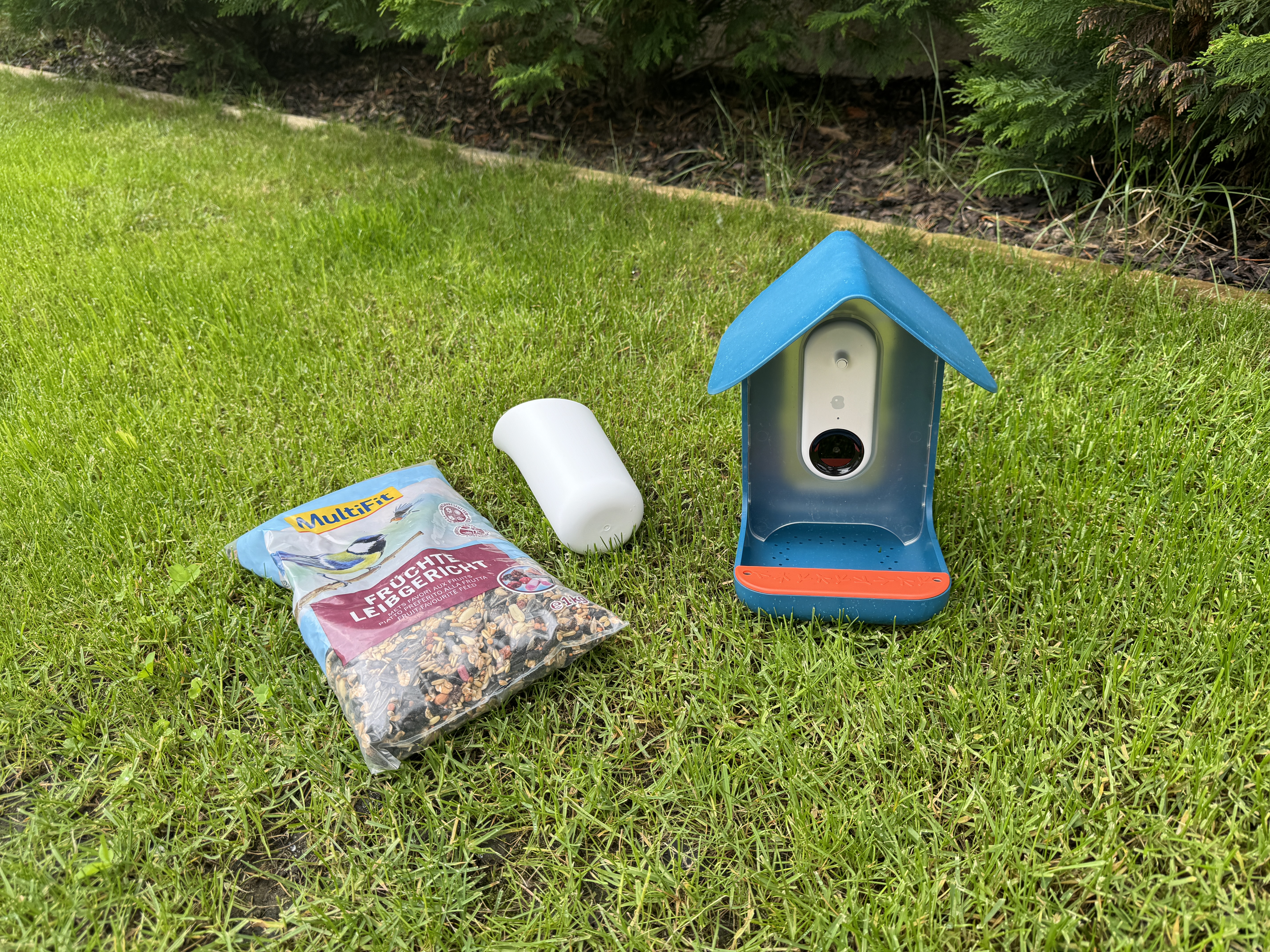 bird feeder and seed bag