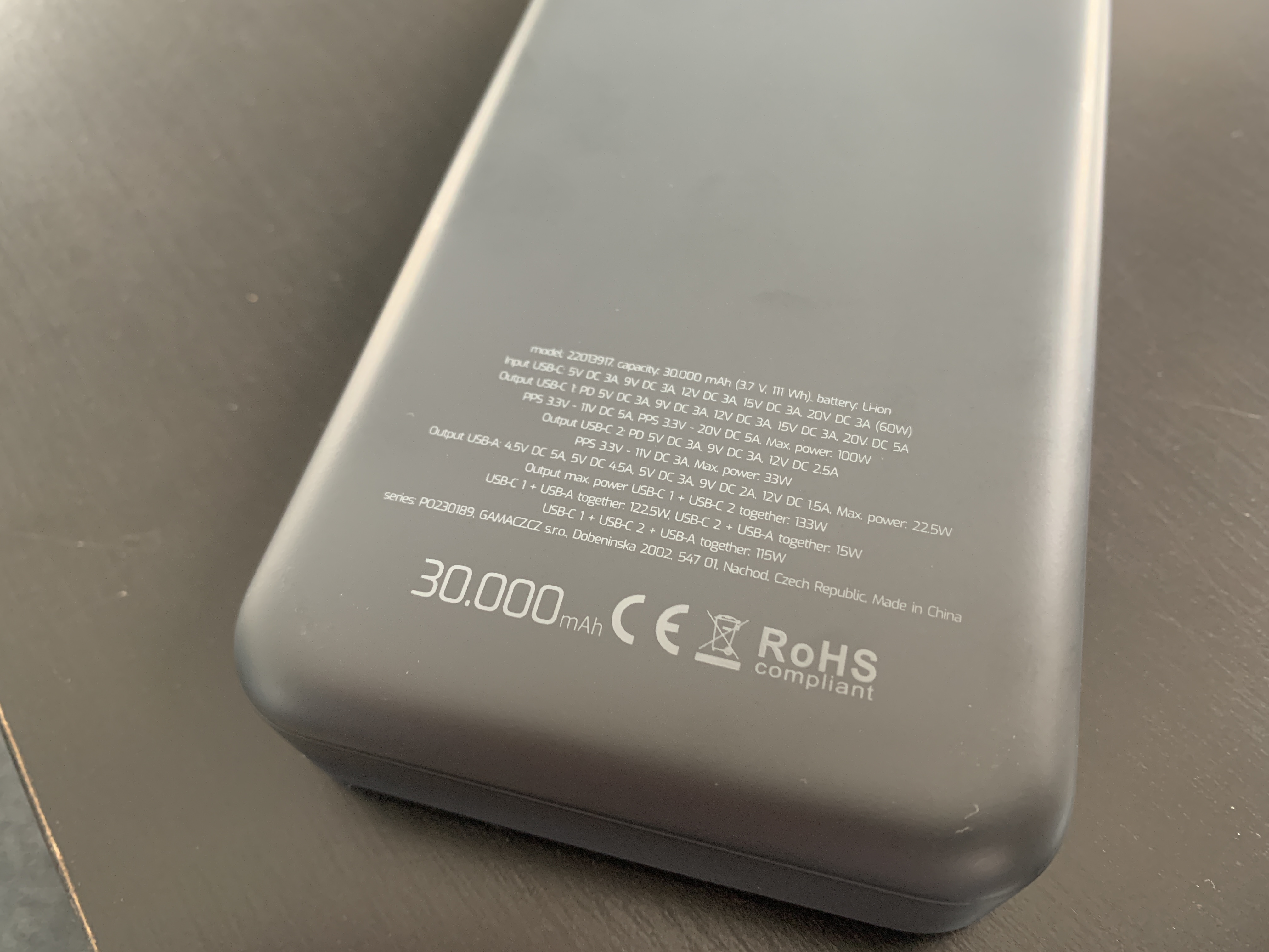 swissten power bank back