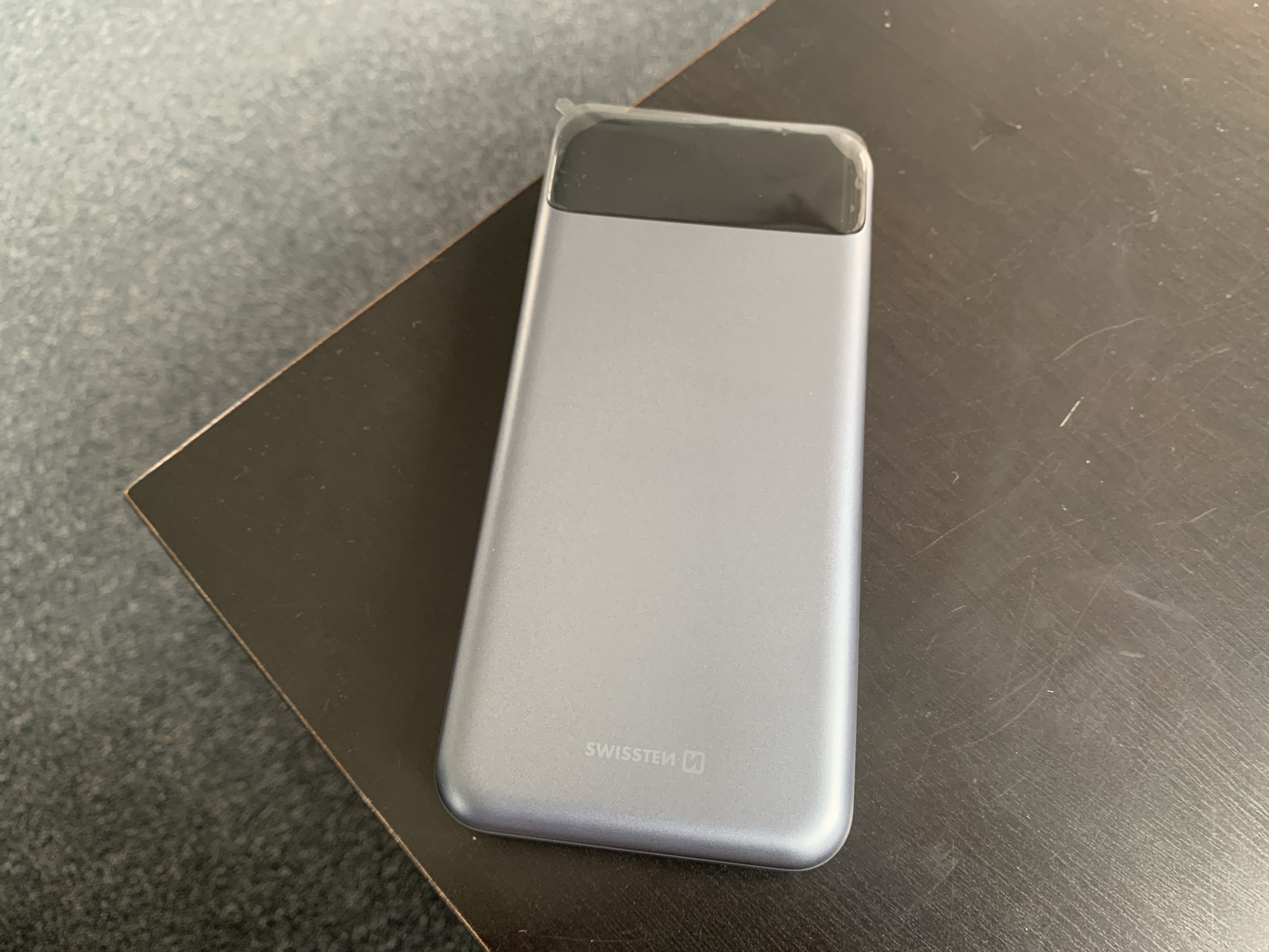 swissten power bank device