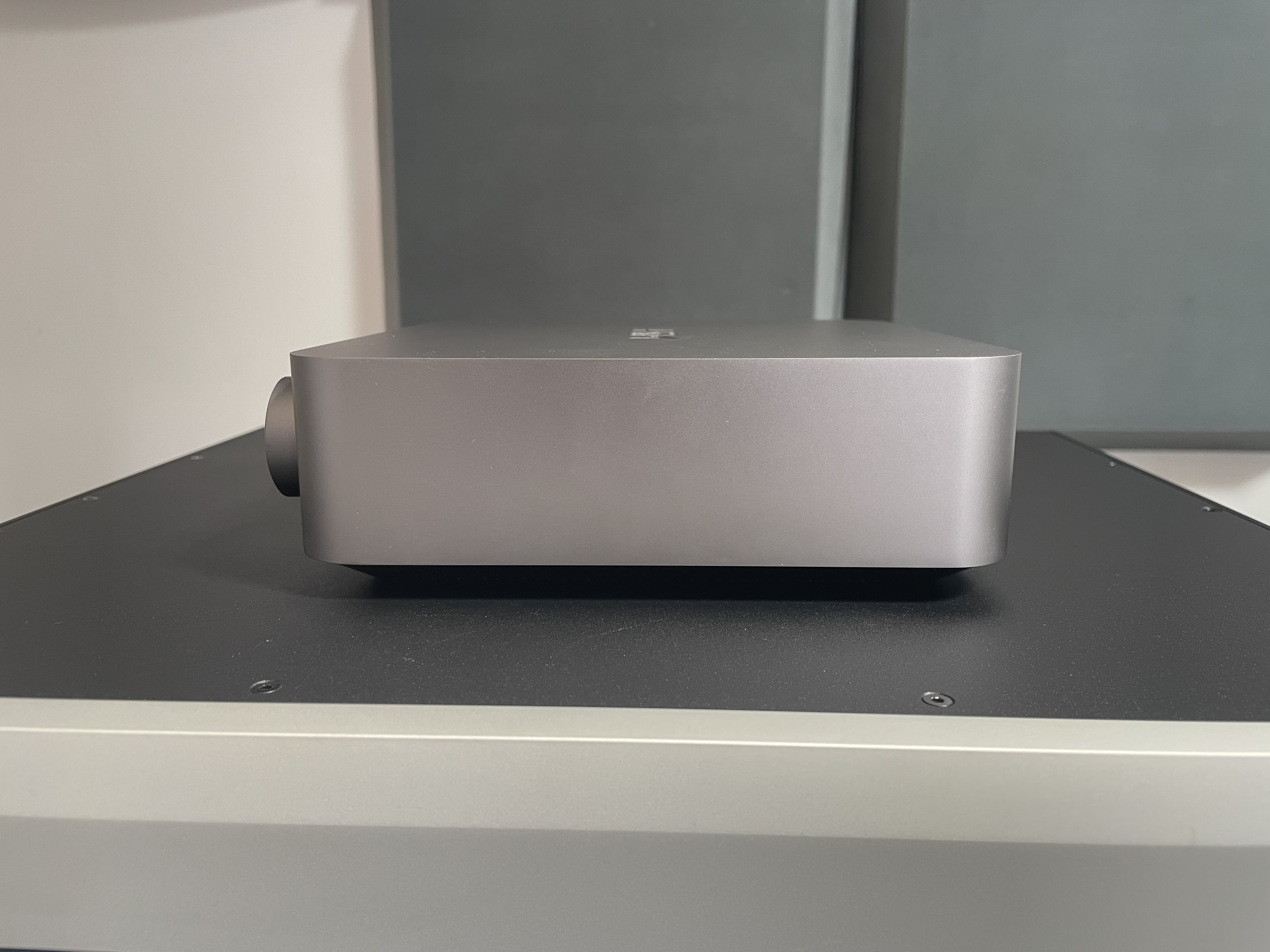 wiim audio device side view wiim audio device side view