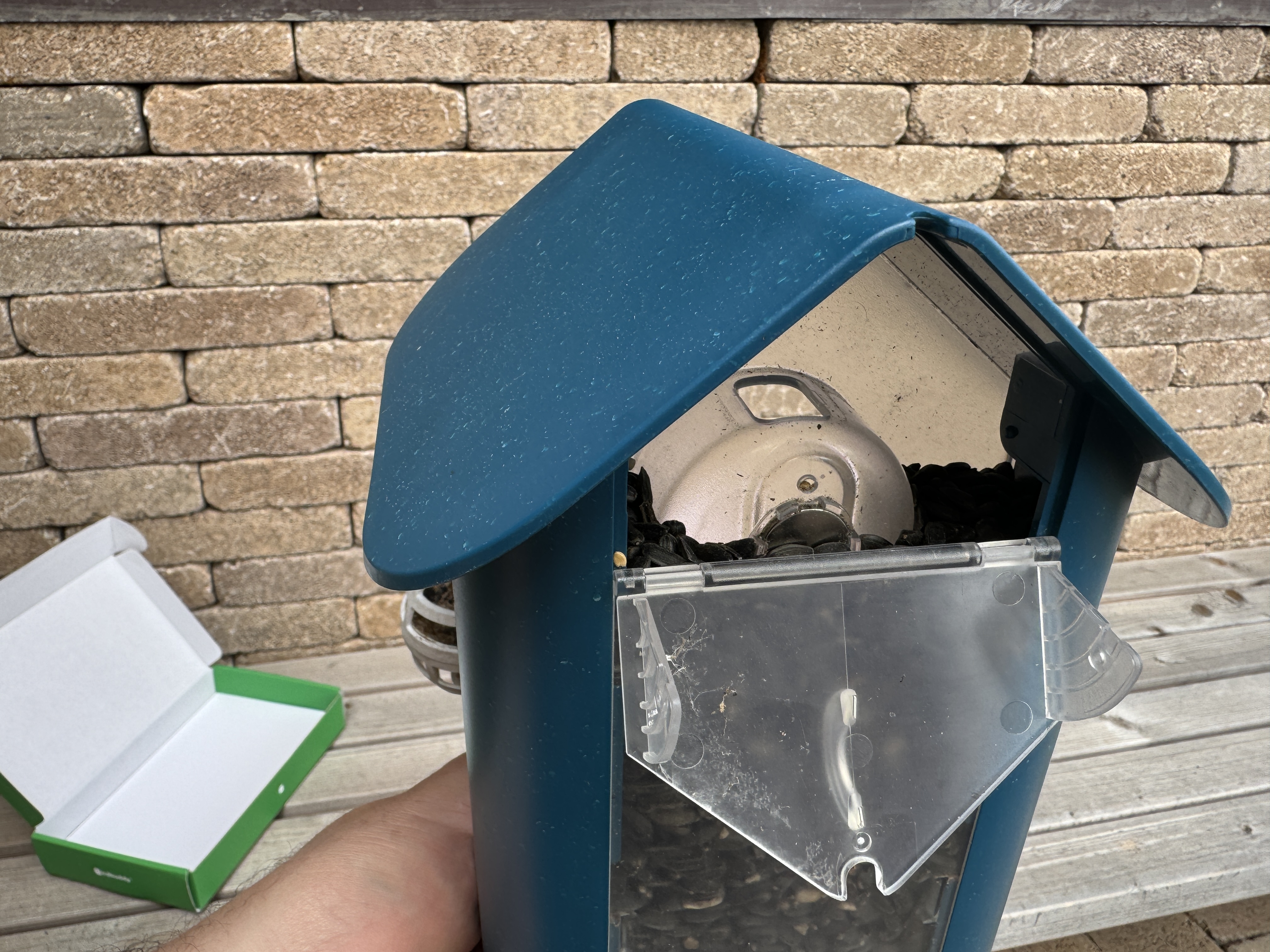 fågelmatare ovanifrån