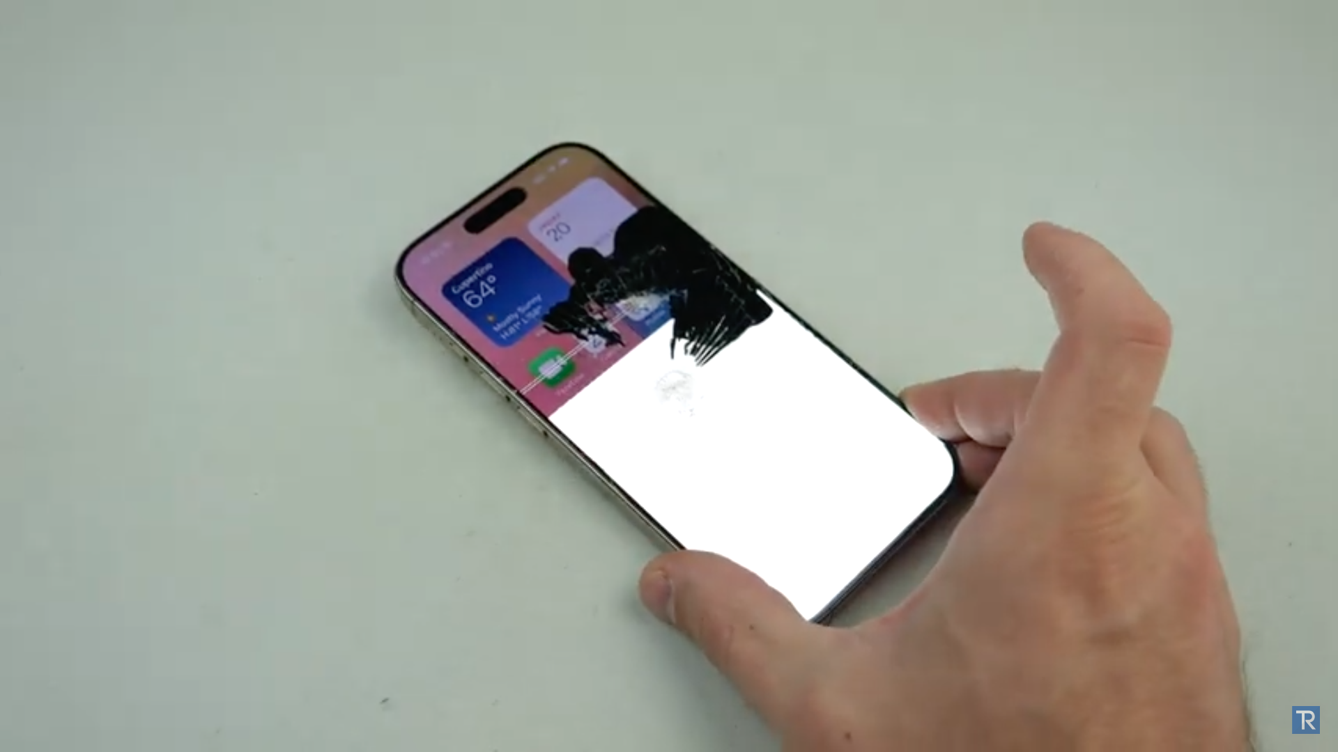 hand using smartphone