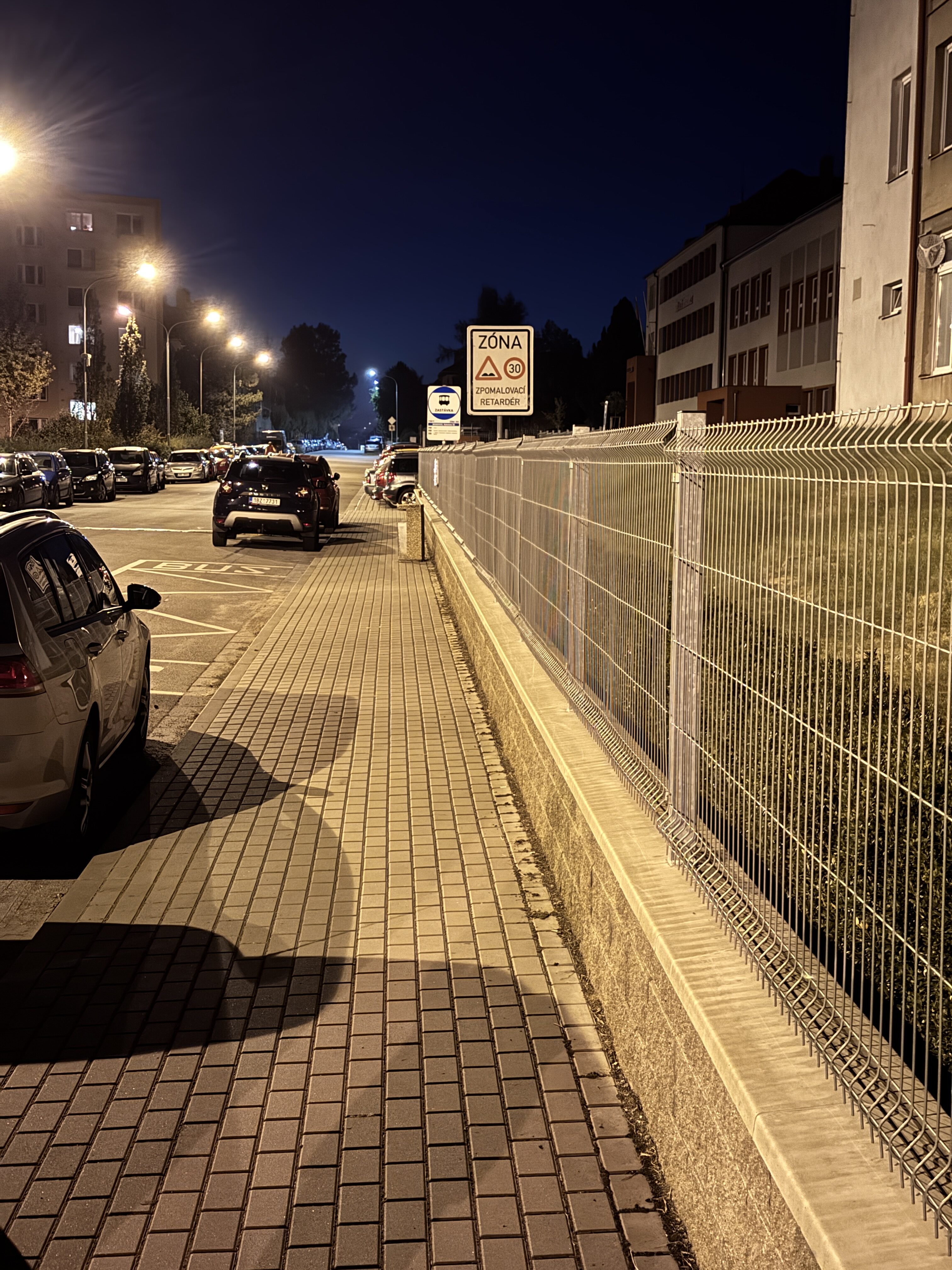 iPhone 15 Pro noc 11