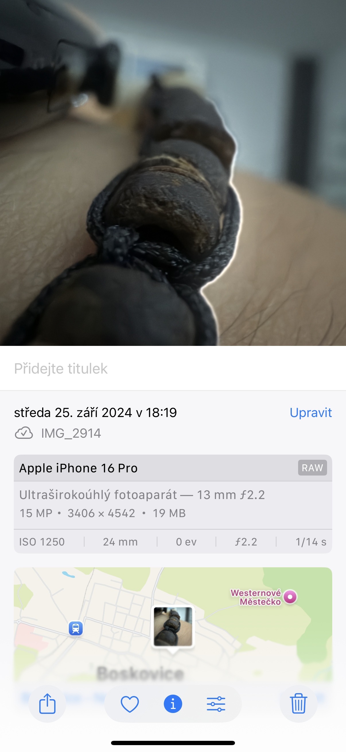 iphone camera raw settings