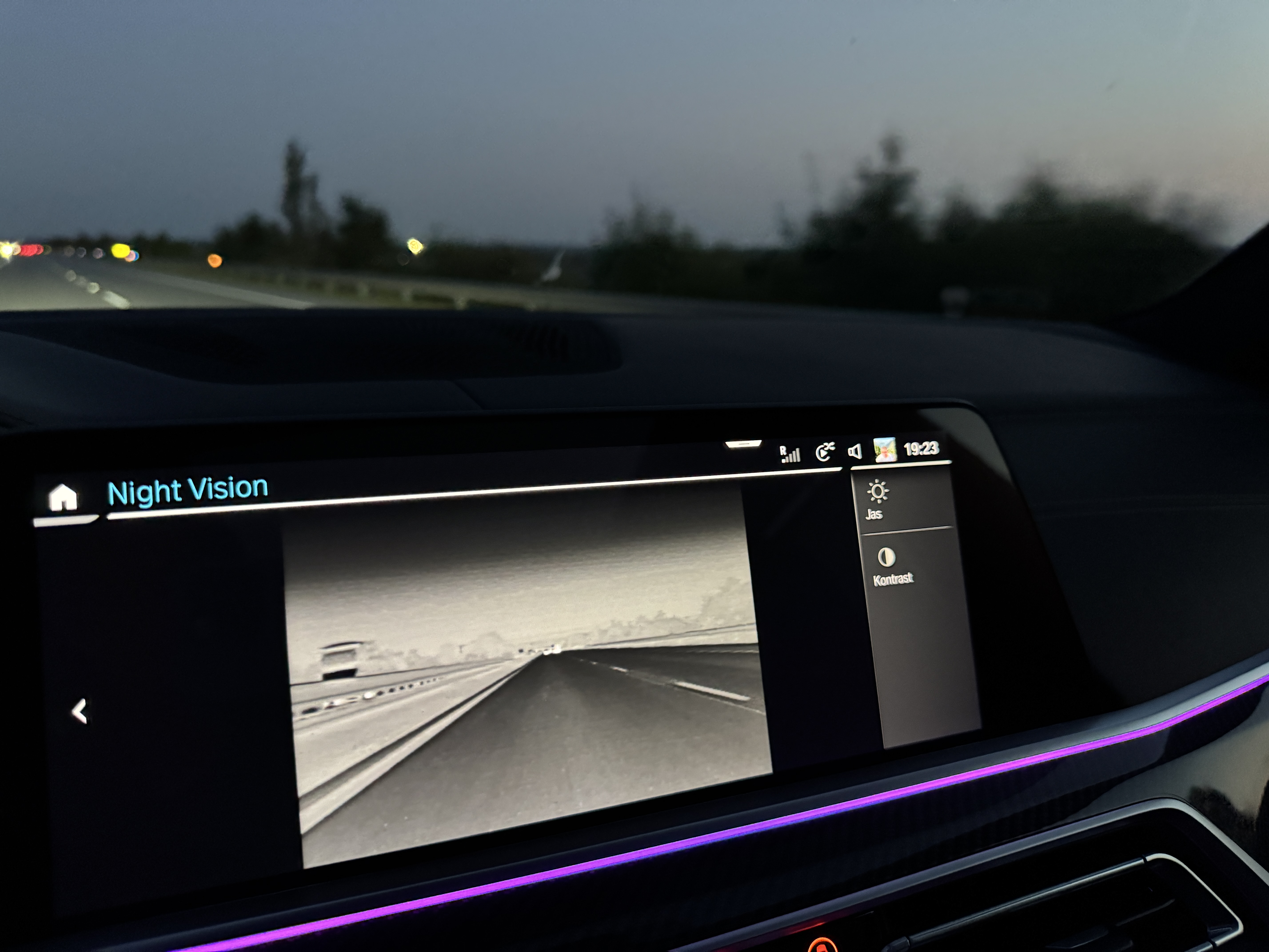 night vision road view