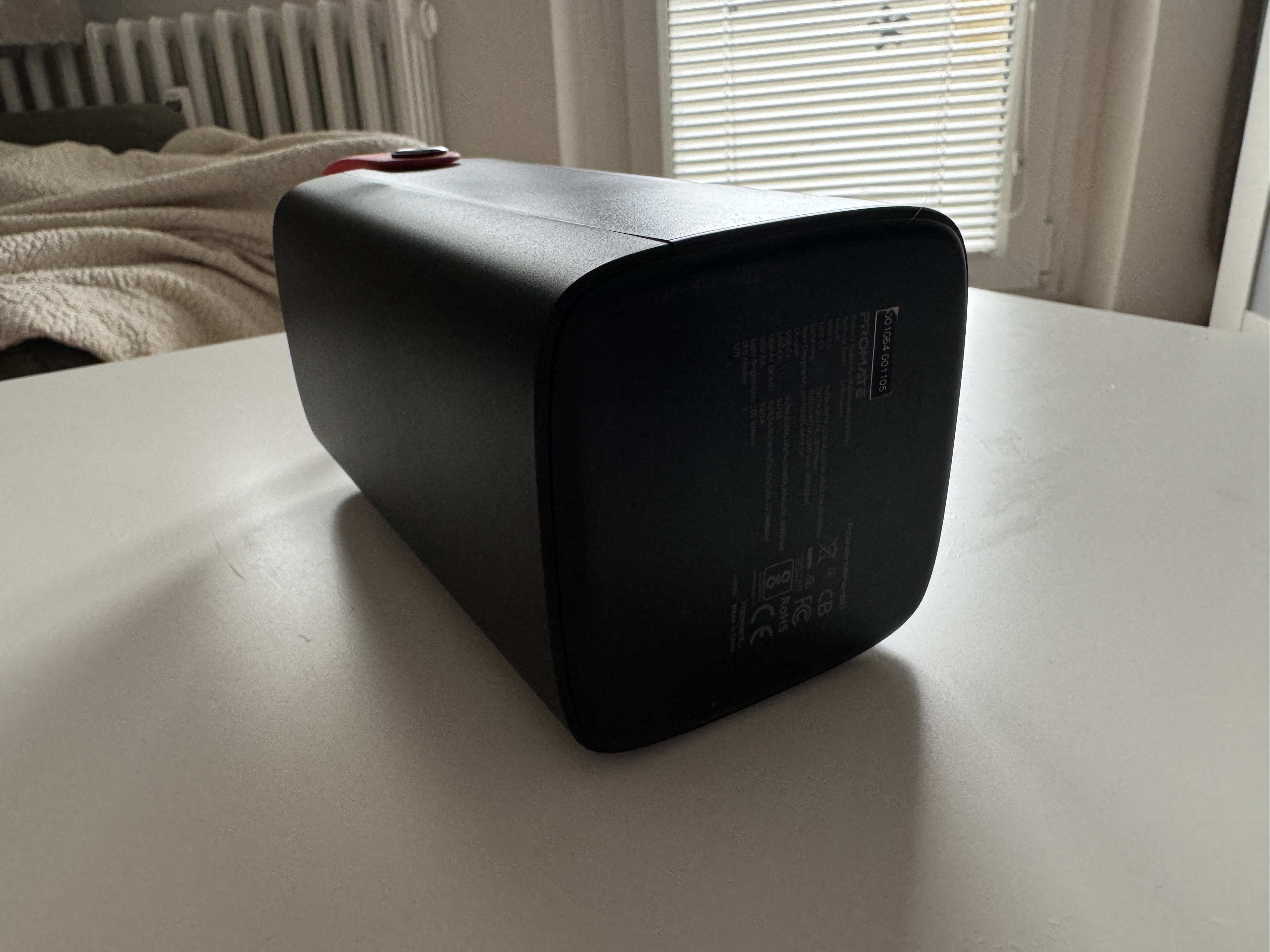 promate power pack bottom view