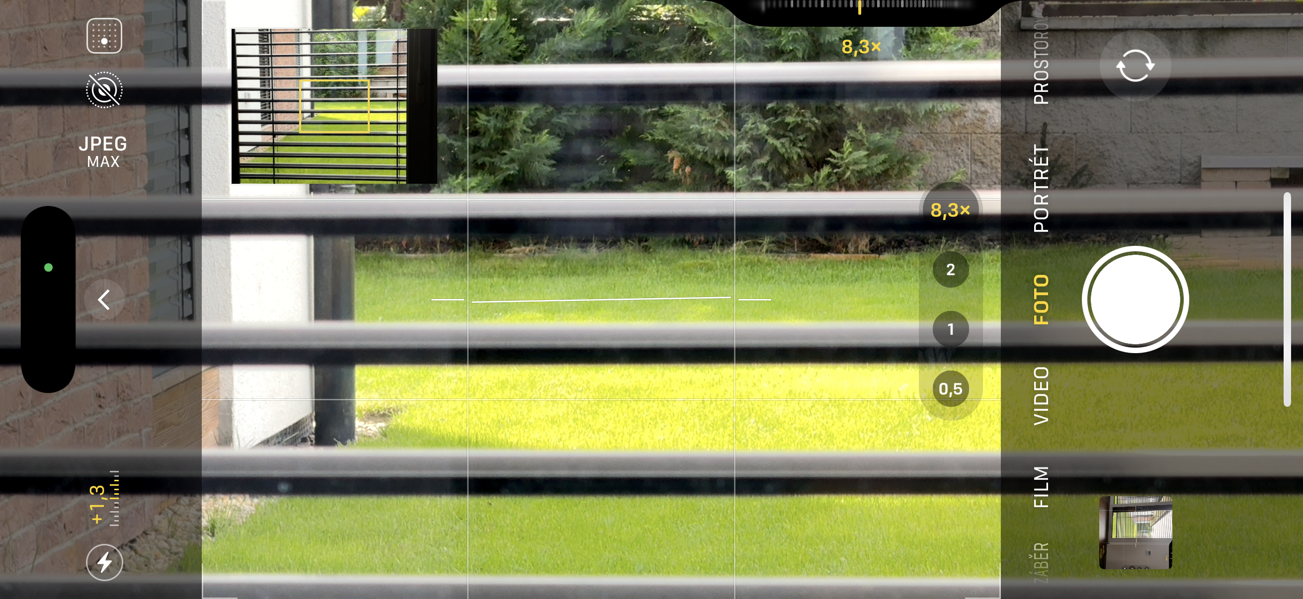 smartphone camera zoom