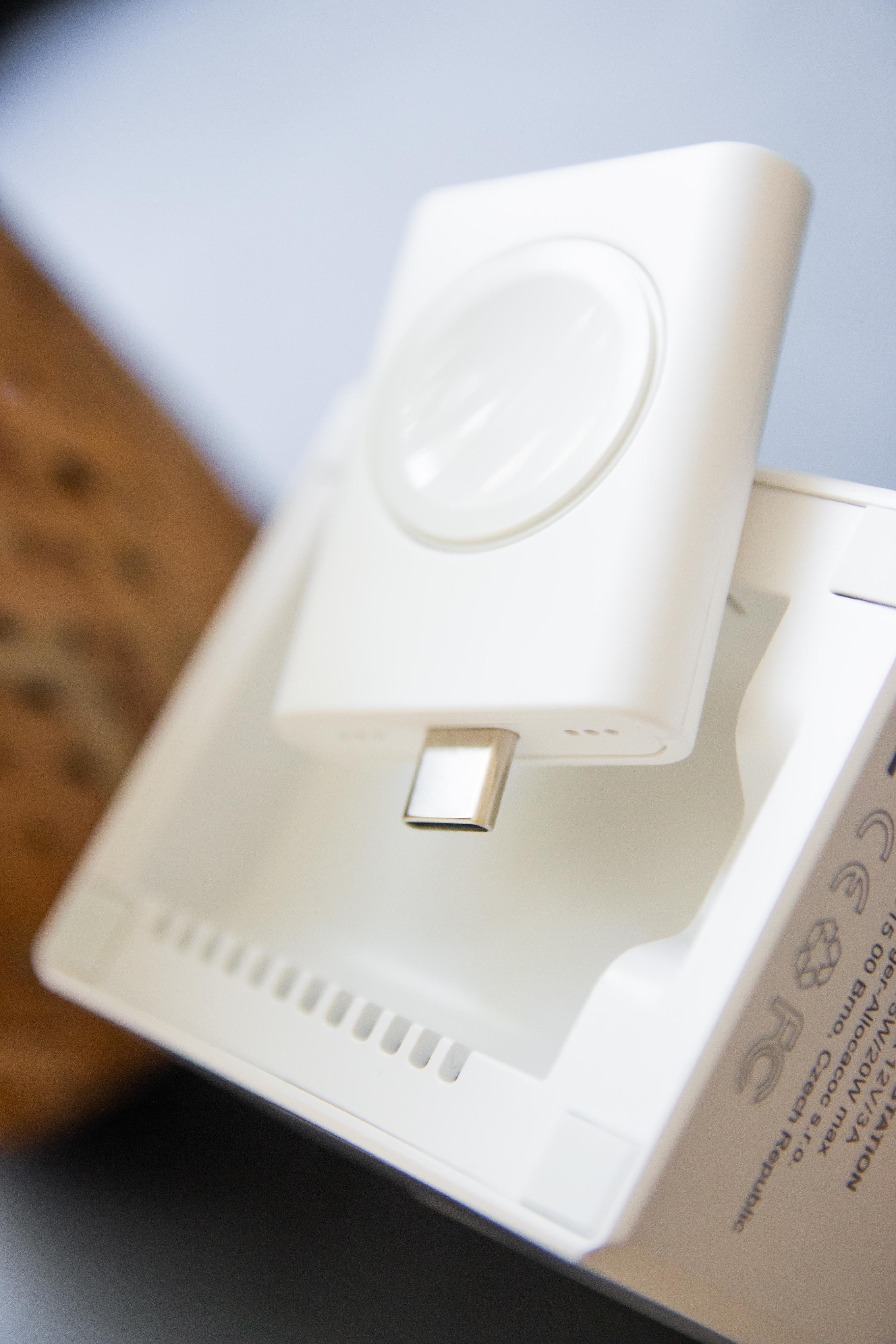 usb c charger side view