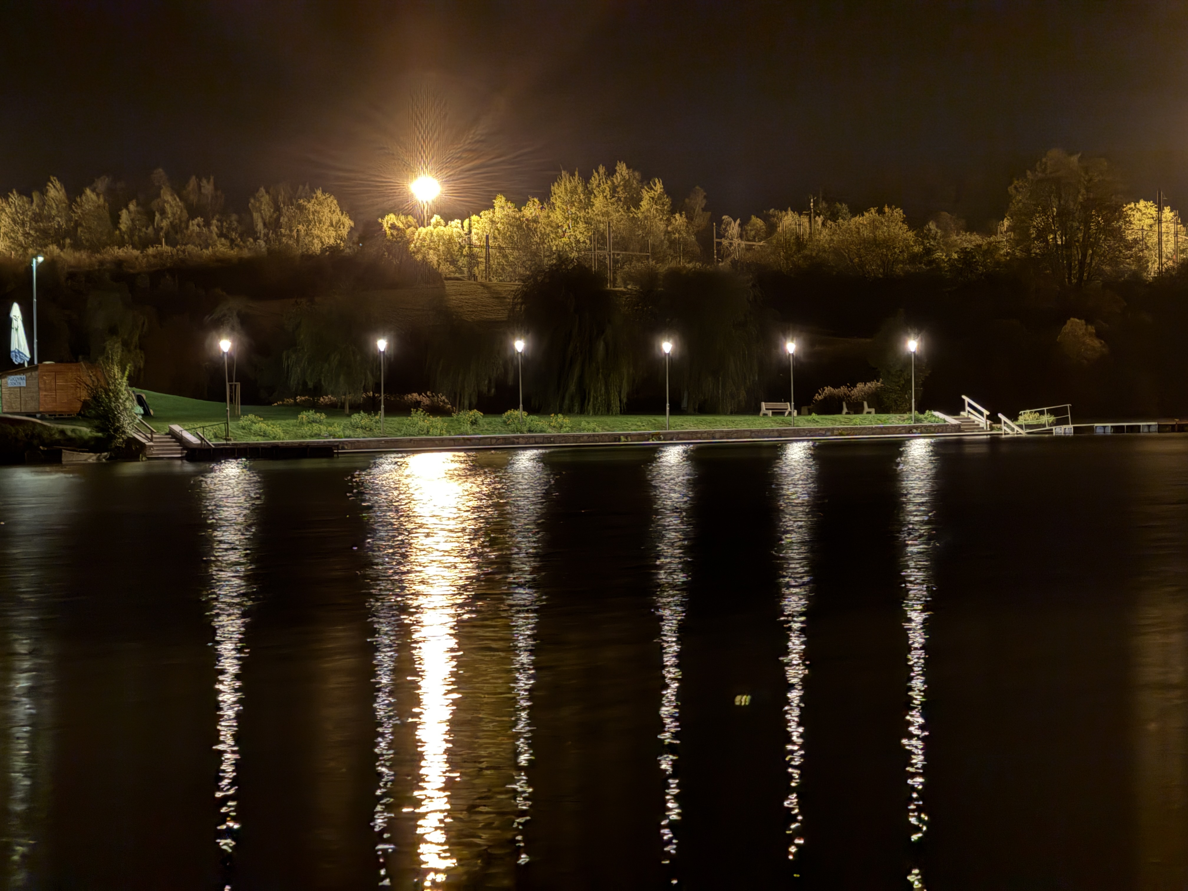 closeup water reflections