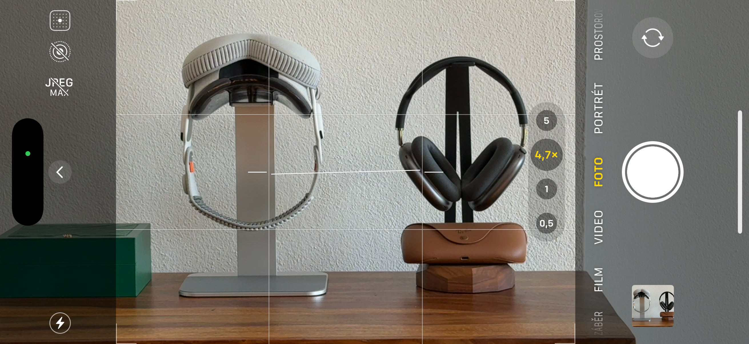 headphones display camera