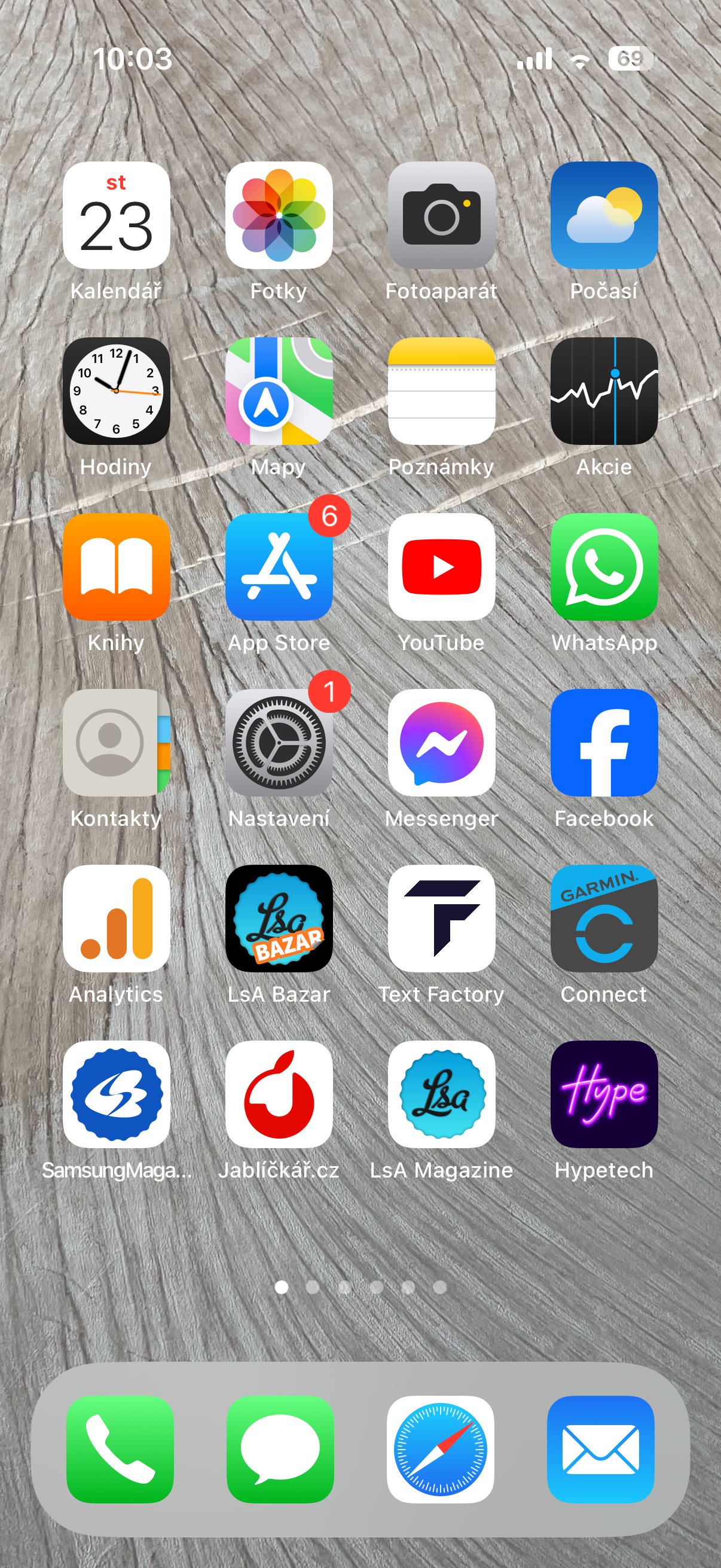 smartphone home screen apps