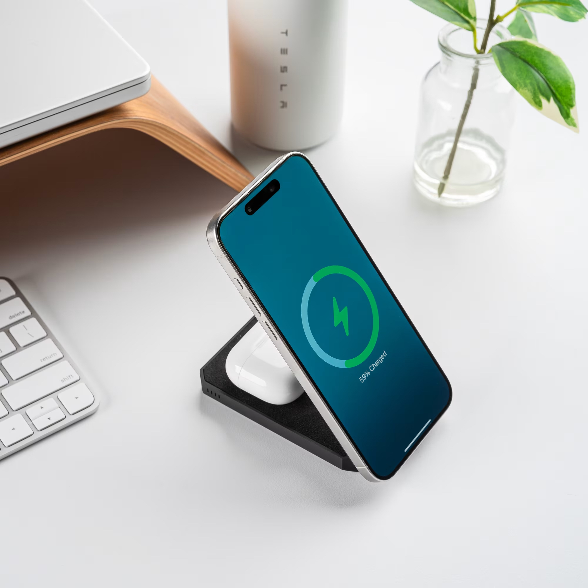 smartphone wireless charging dock