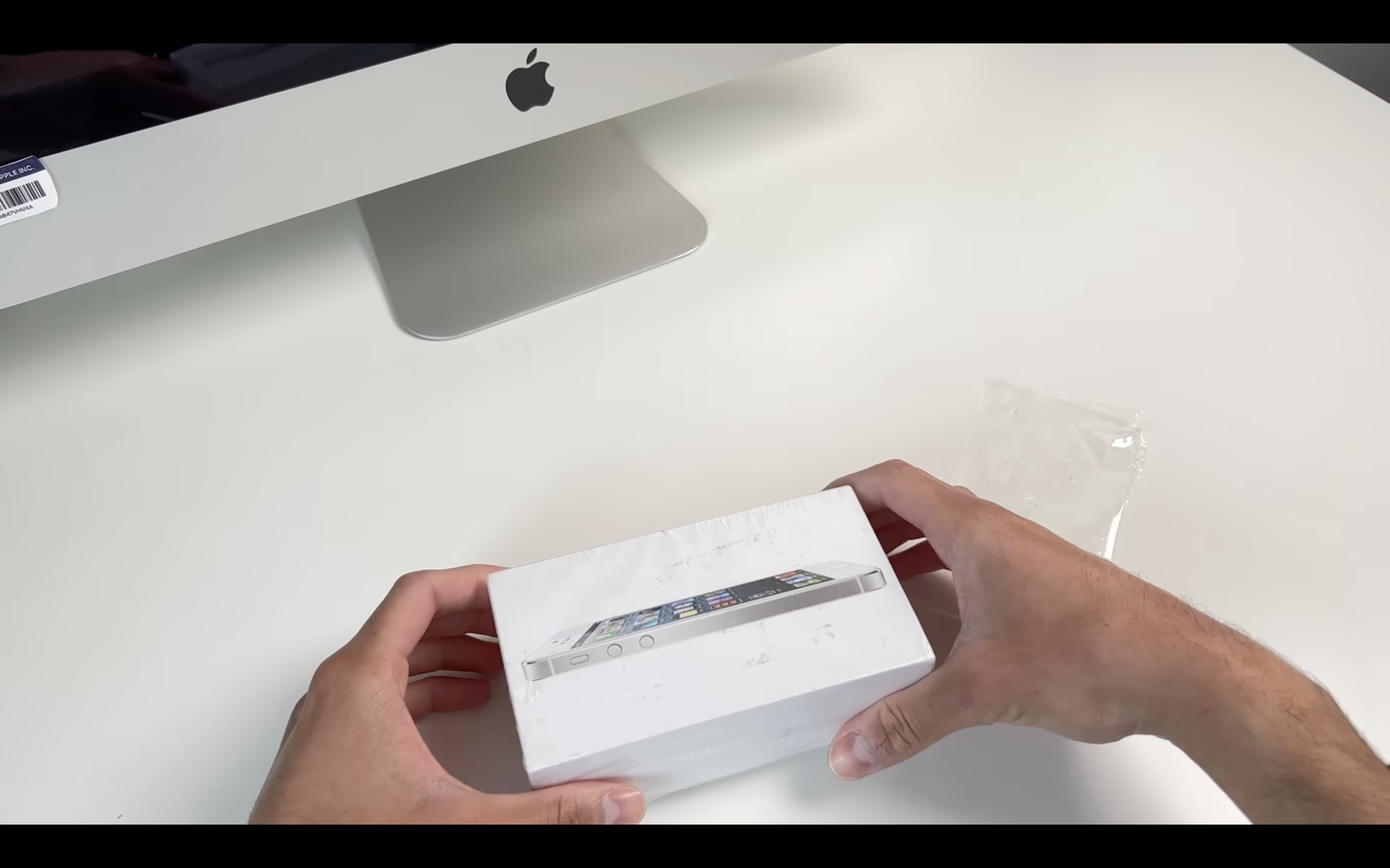 unboxing iphone package