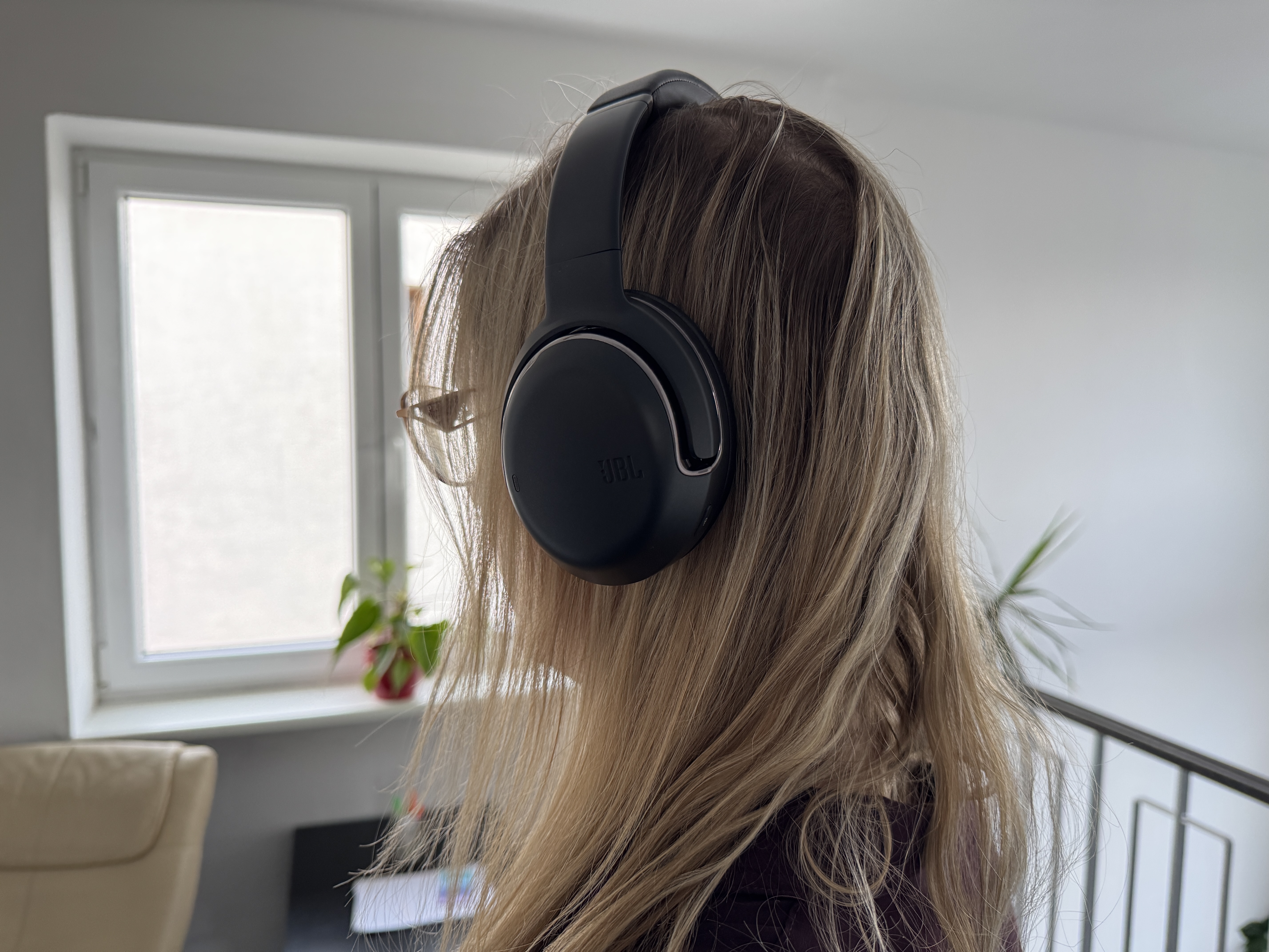 headphones side profile