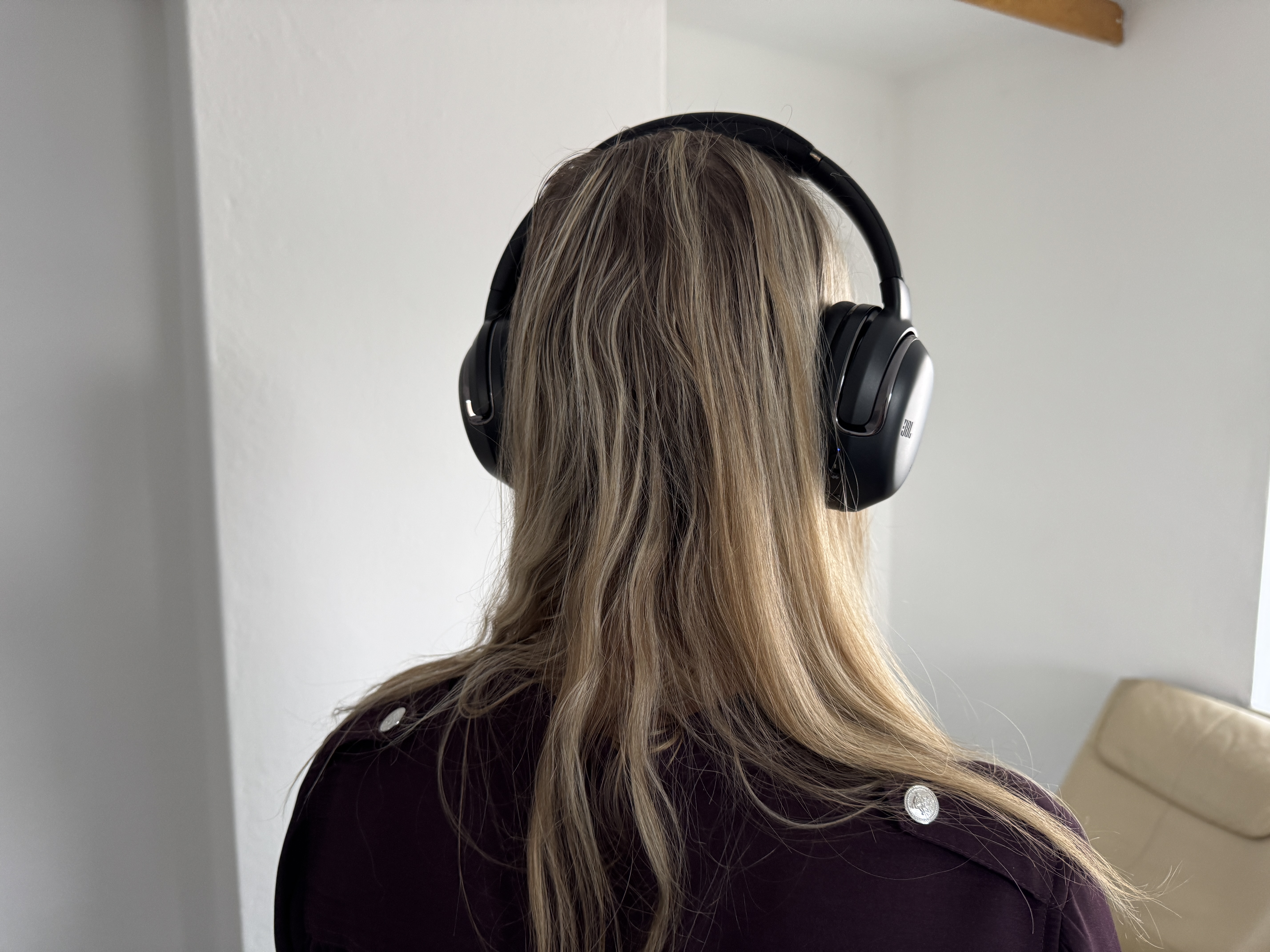 headphones with case