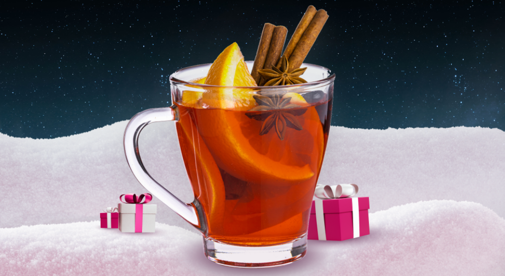 hot apple drink with gifts