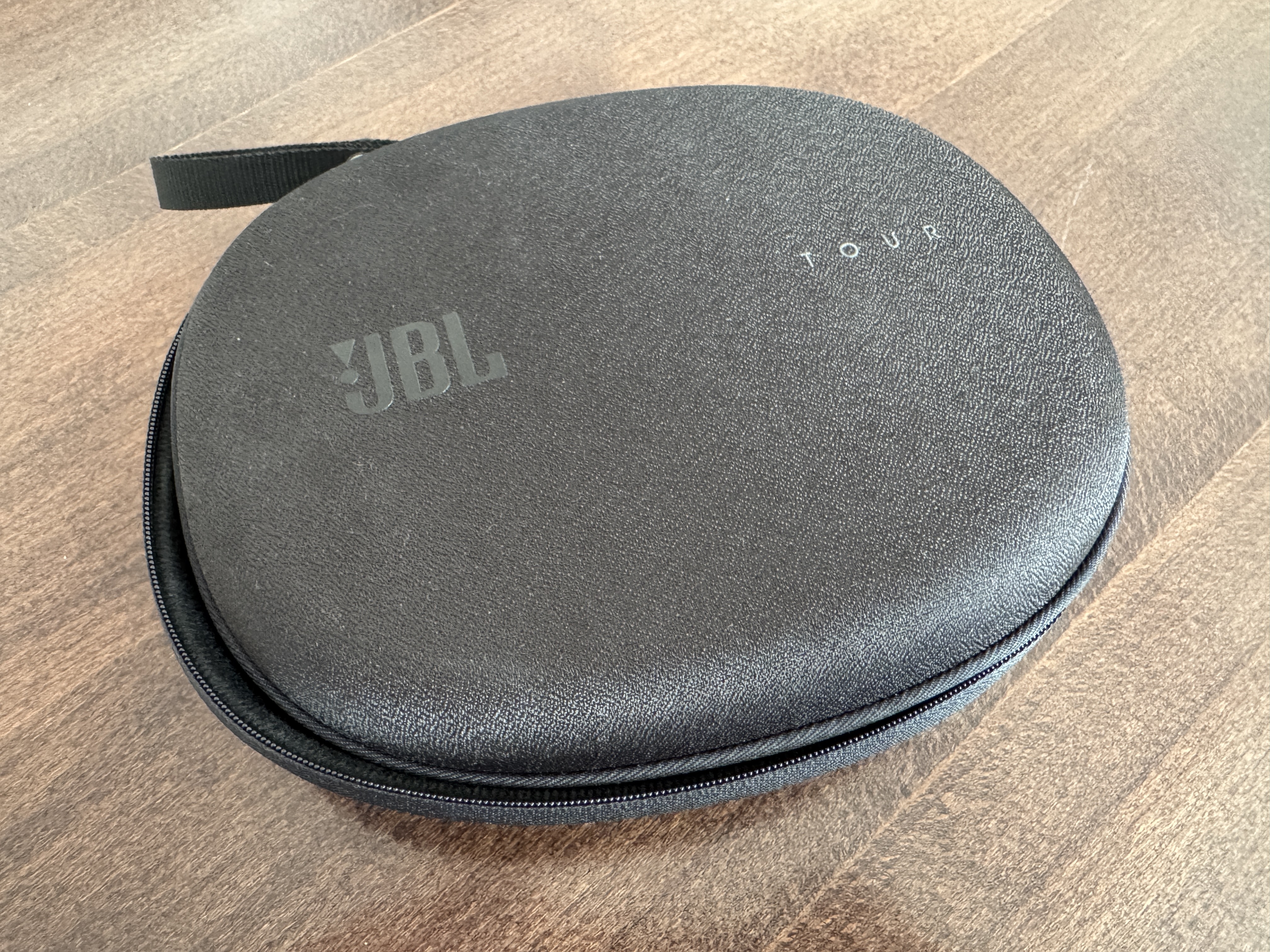 jbl tour one m2 case exterior