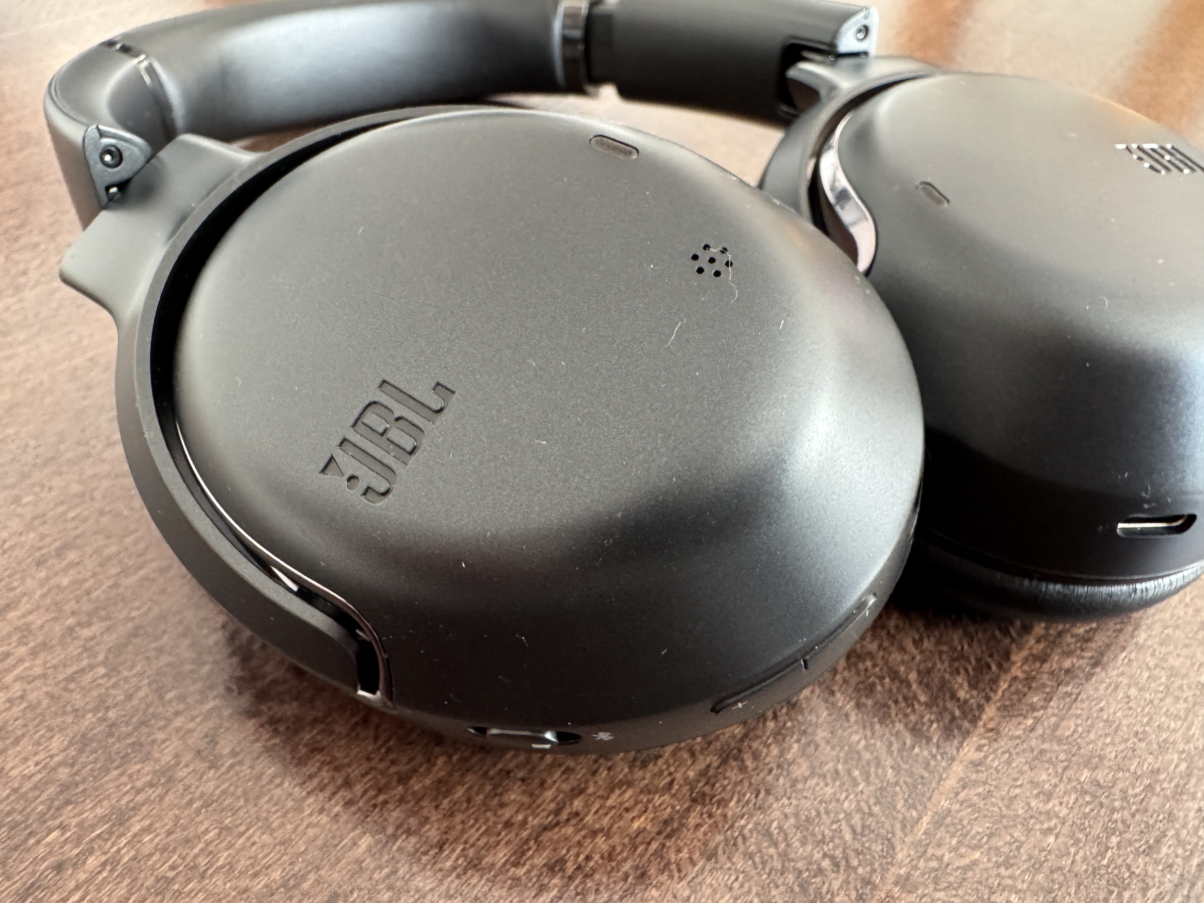 jbl tour one m2 earcup closeup