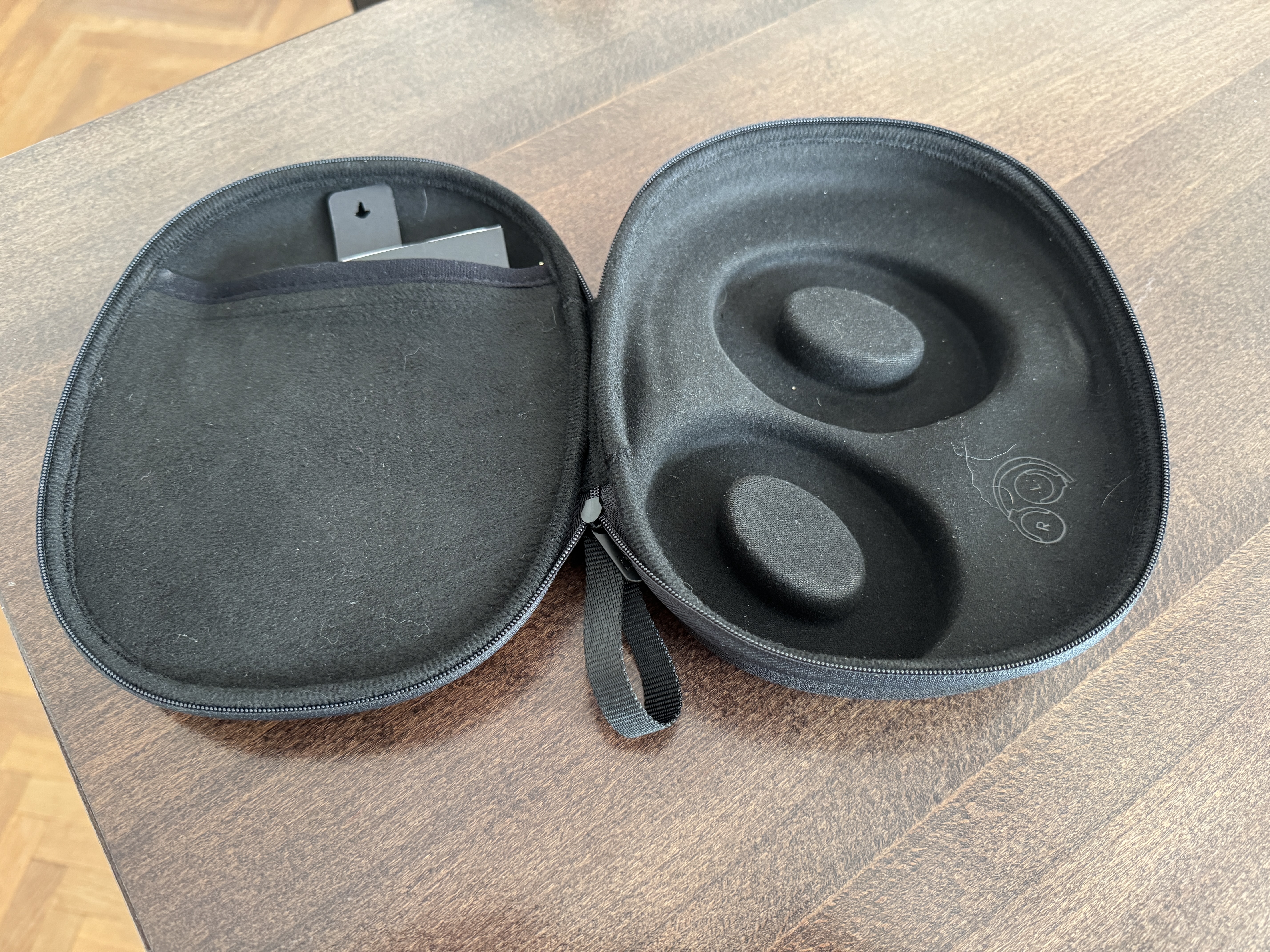 jbl tour one m2 empty case