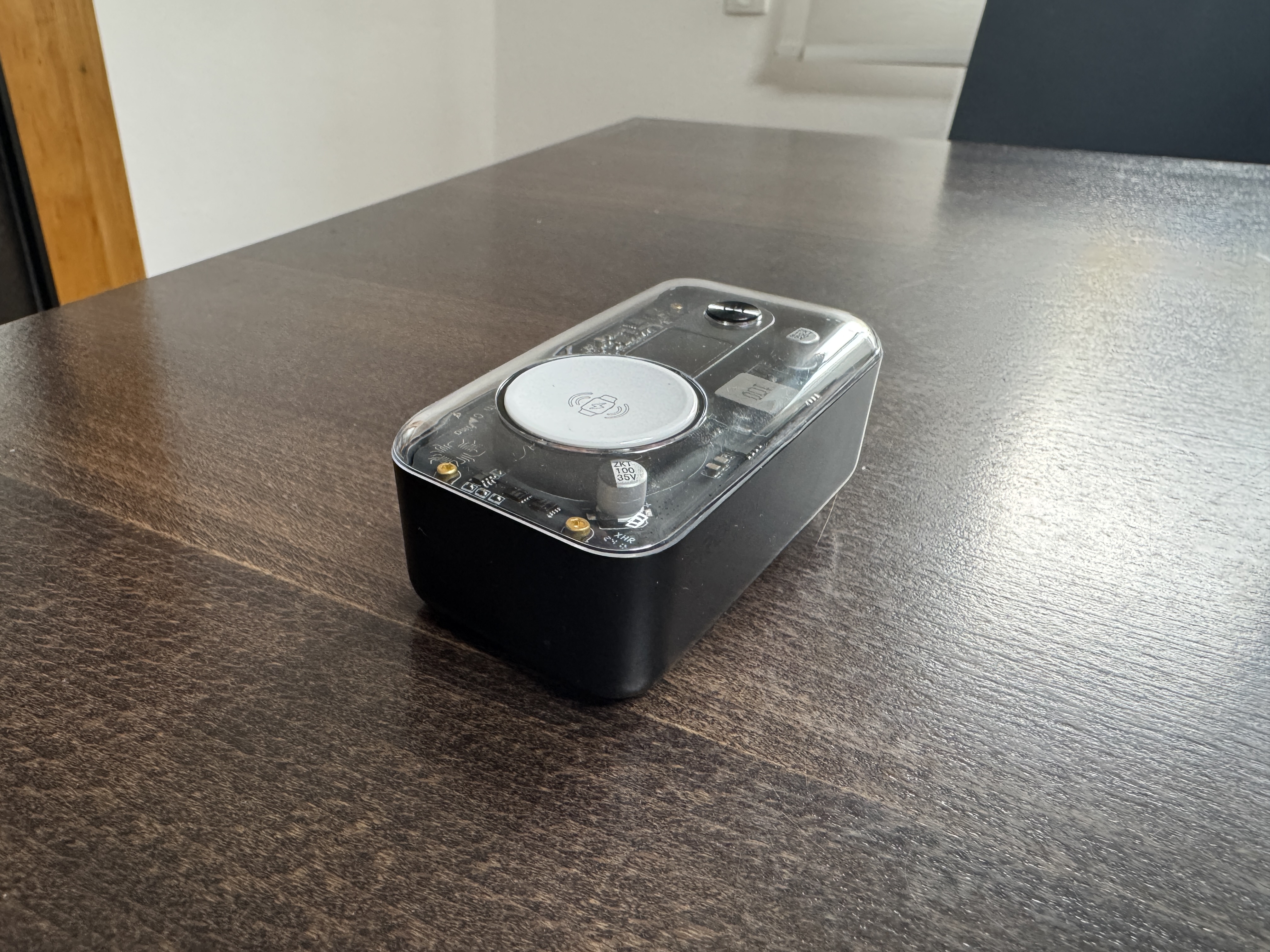 promate power bank table