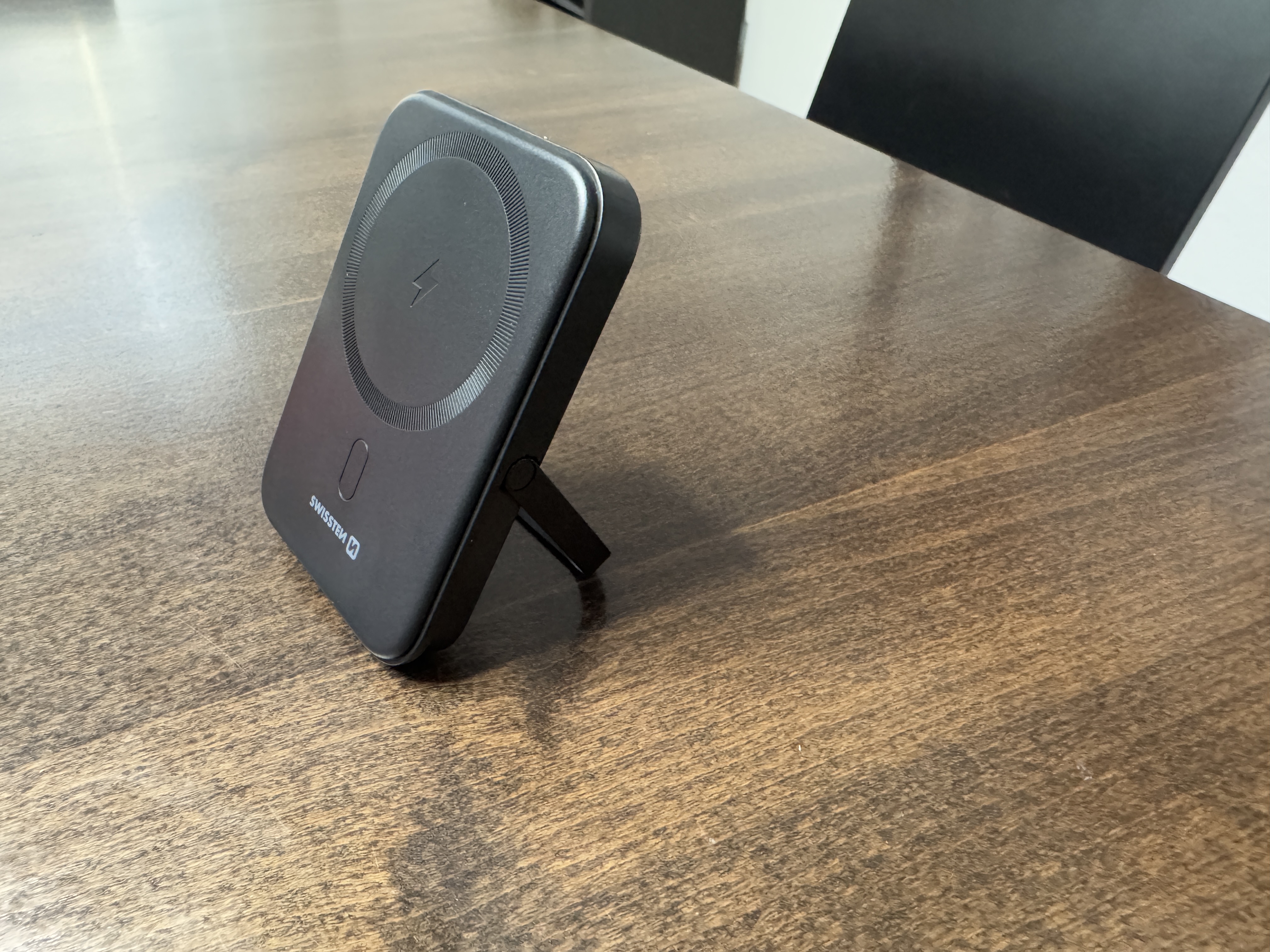 wireless charger side view