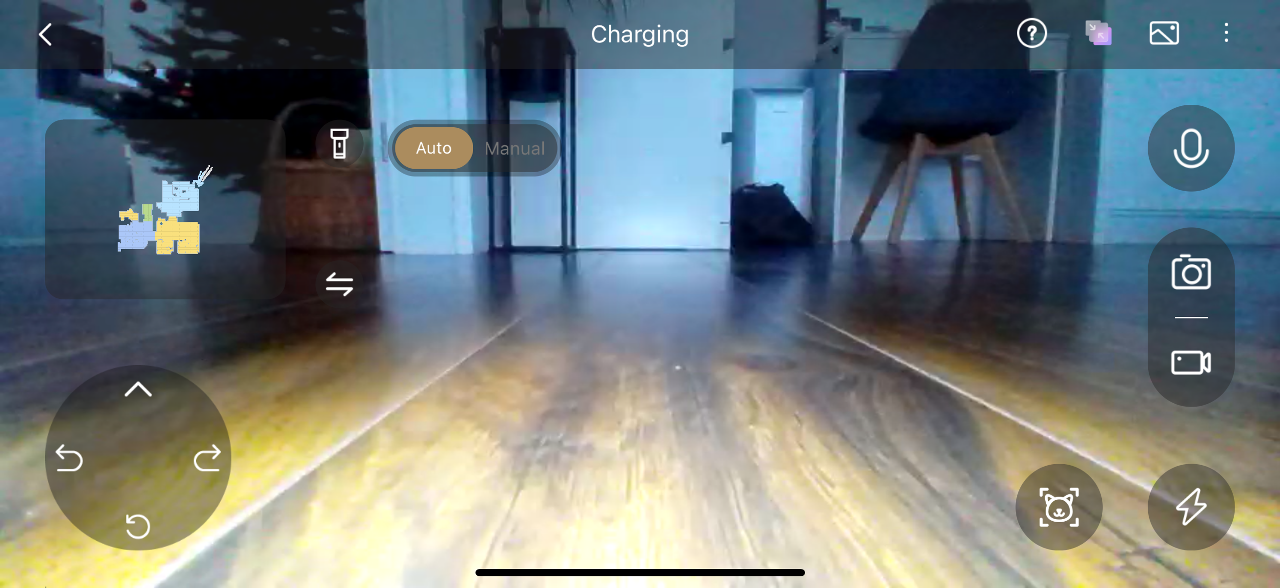 robot vacuum camera charging