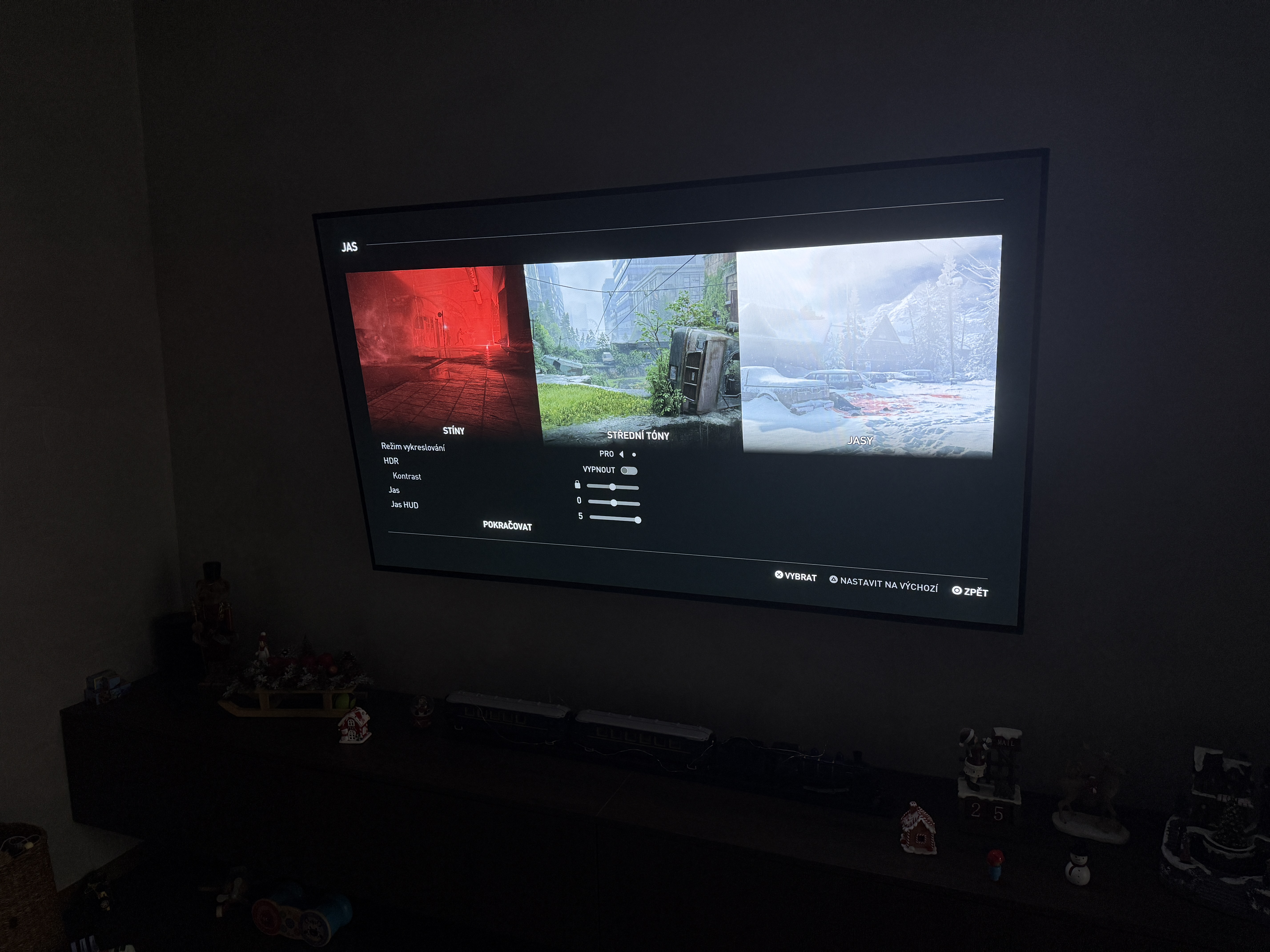 television screen game menu