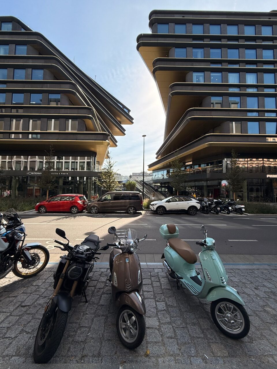 iPhone 16 Pro photo 3