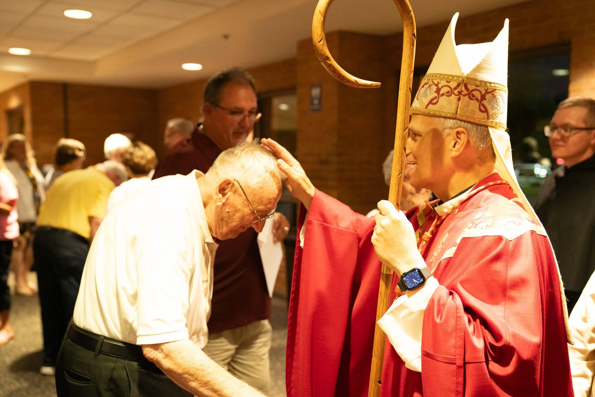 pope-leo-xiv-wearing-an-apple-watch-in-august-2024-v0-kevq2lrzfvze1.jpeg pope leo xiv wearing an apple watch in august 2024 v0 kevq2lrzfvze1.jpeg