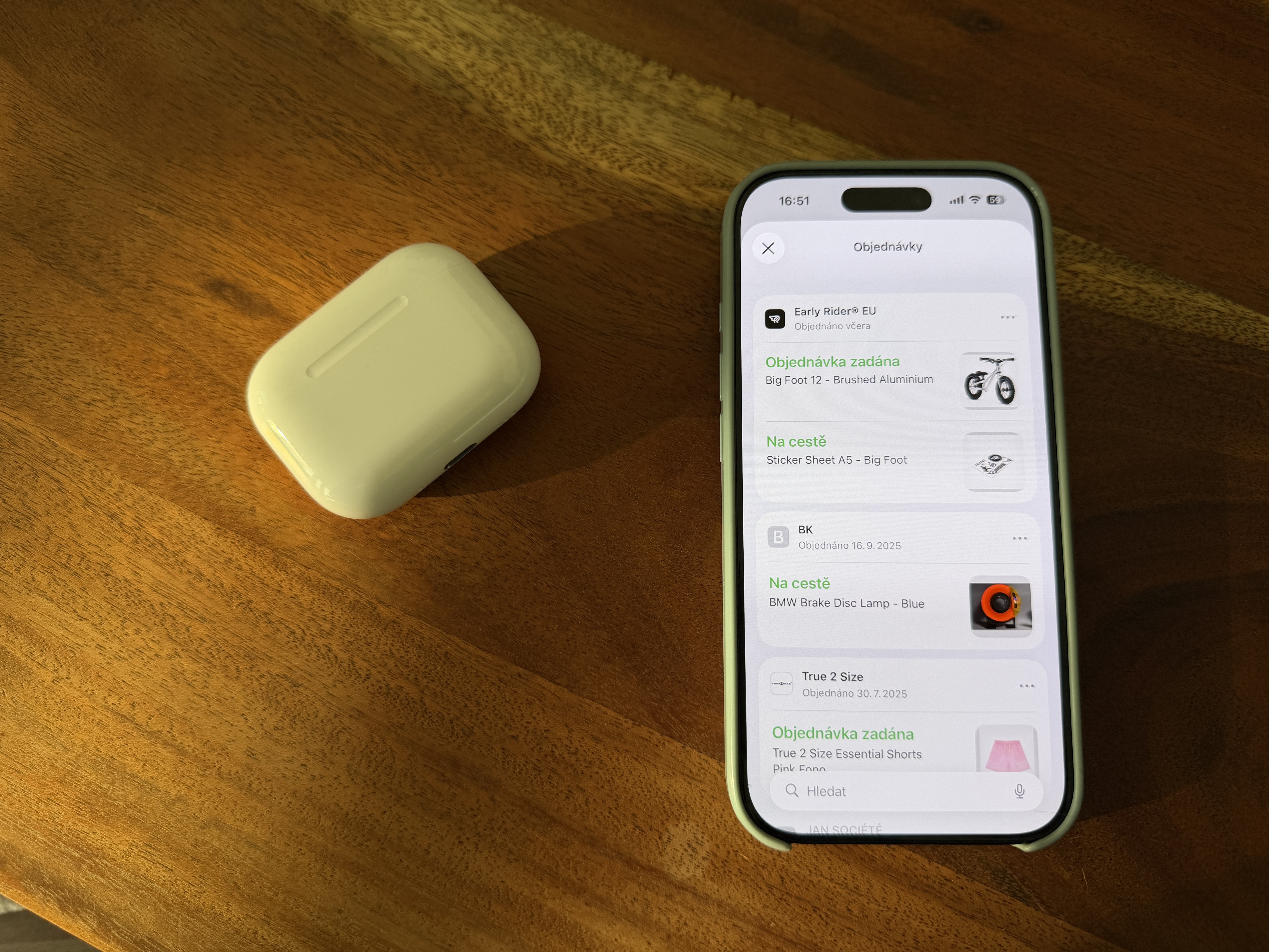 Apple Wallet iOS 26: Sledujte své objednávky přehledněji než kdy dřív!