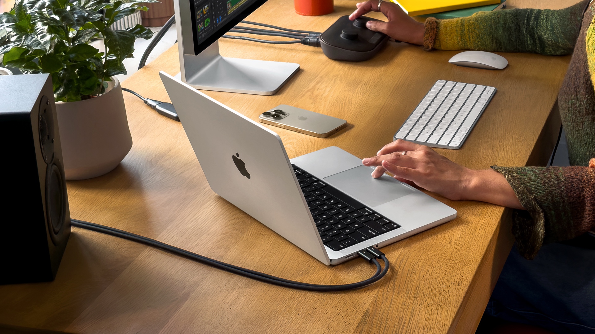 1920 1080 MacBook Pro M5