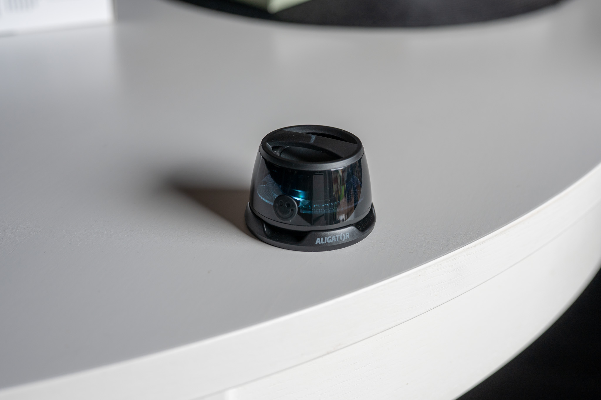 Aligator Mini 맥세이프 2를 이기다