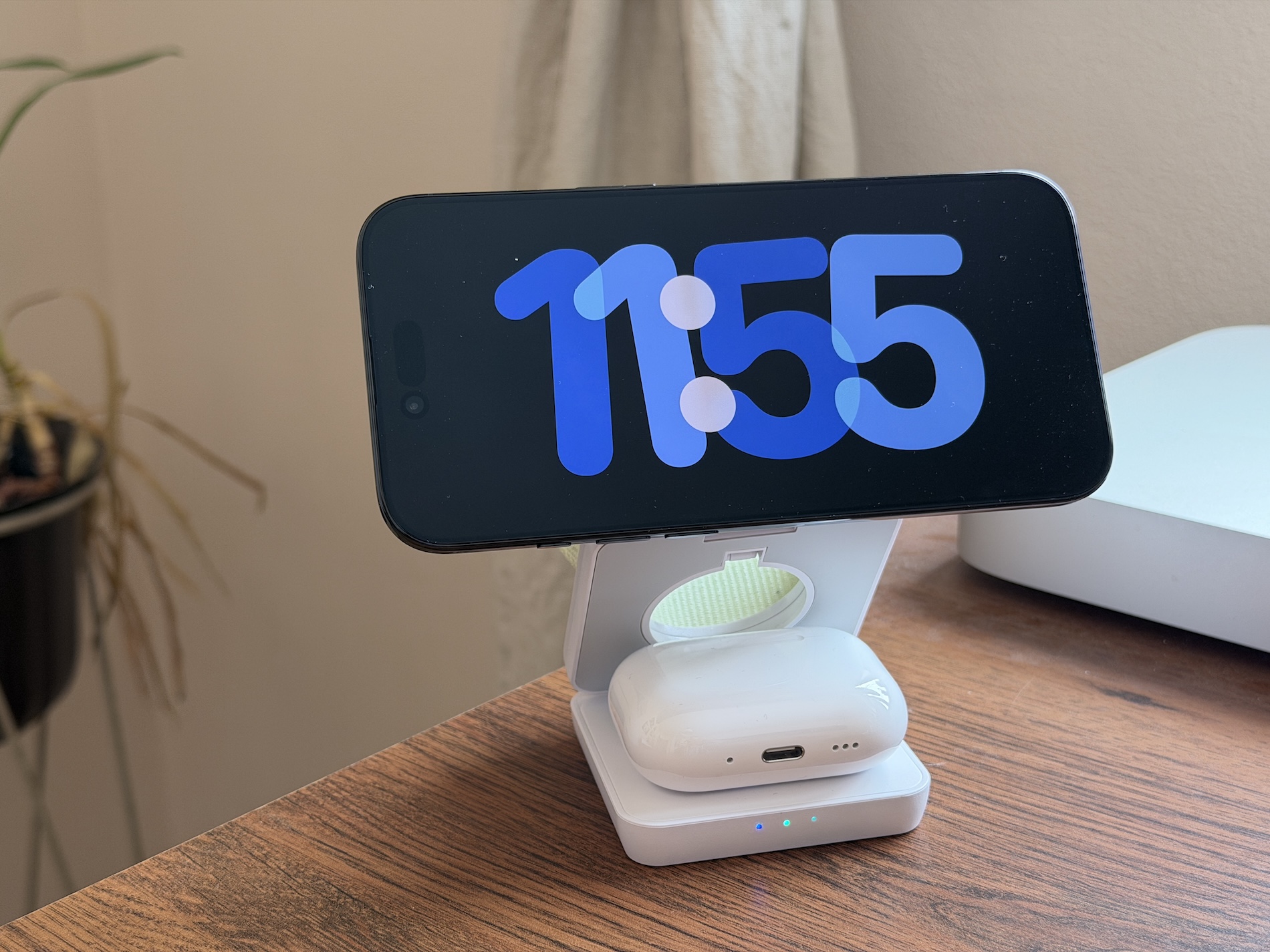 Aligator bezdrátová nabíjecí stanice 3v1 MagSafe18