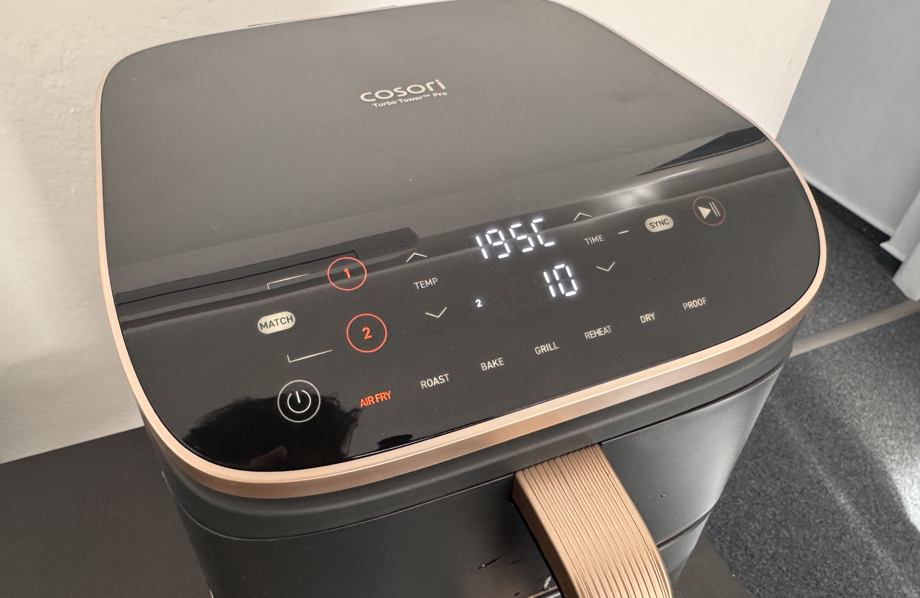 Recenze Cosori TurboTower Pro: Skvělá chytrá fritéza, která šetří čas i místo