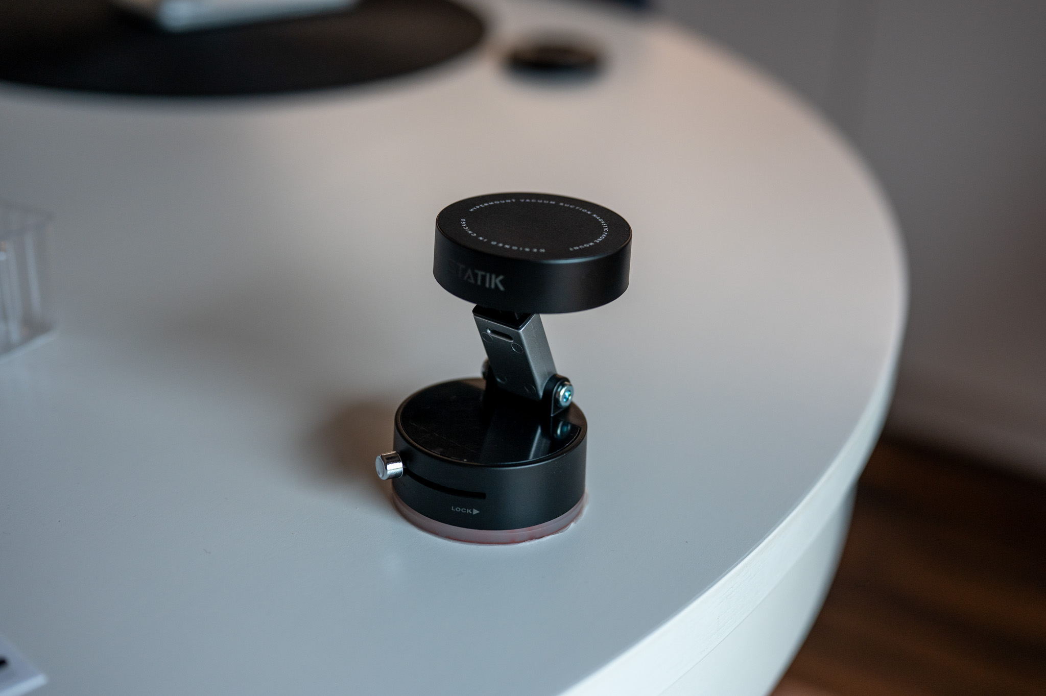 Recenzie Statik HyperMount Vacuum Car Mount Magnet Ktor Sa Nepust Recenzie Statik HyperMount Vacuum Car Mount Magnet Ktor Sa Nepust