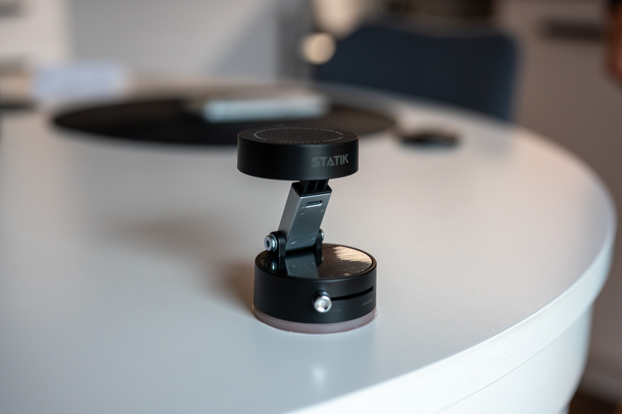 Recenzie Statik HyperMount Vacuum Car Mount Magnet Ktor Sa Nepust Recenzie Statik HyperMount Vacuum Car Mount Magnet Ktor Sa Nepust