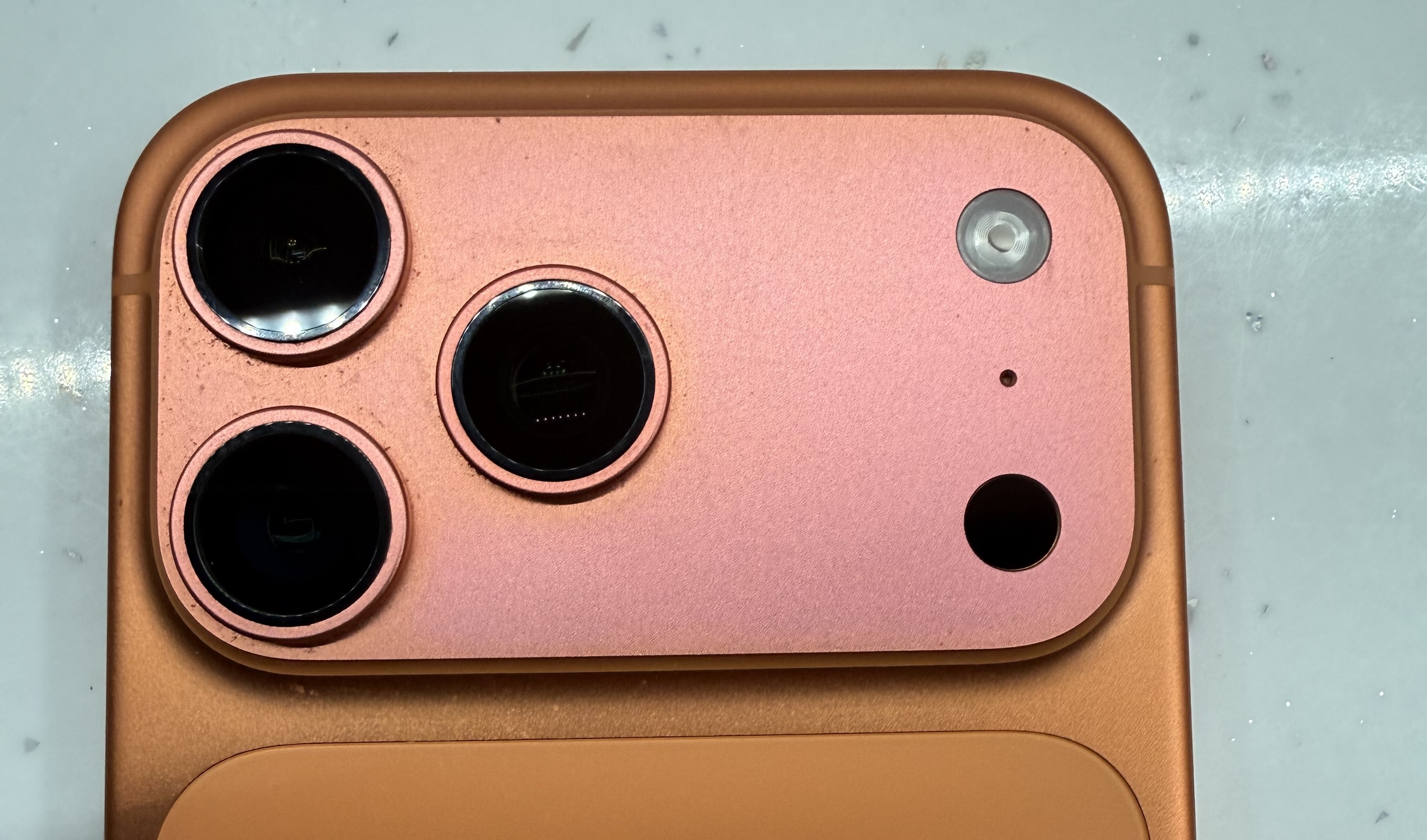 iPhone 17 Pro orange to pink 3 iPhone 17 Pro orange to pink 3