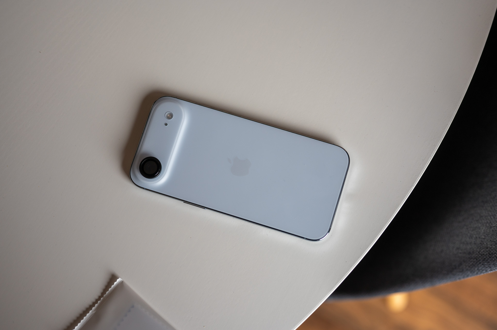 Recenze FIXED Armor Camera Glass: Neviditelný štít, který ochrání foťák vašeho iPhone