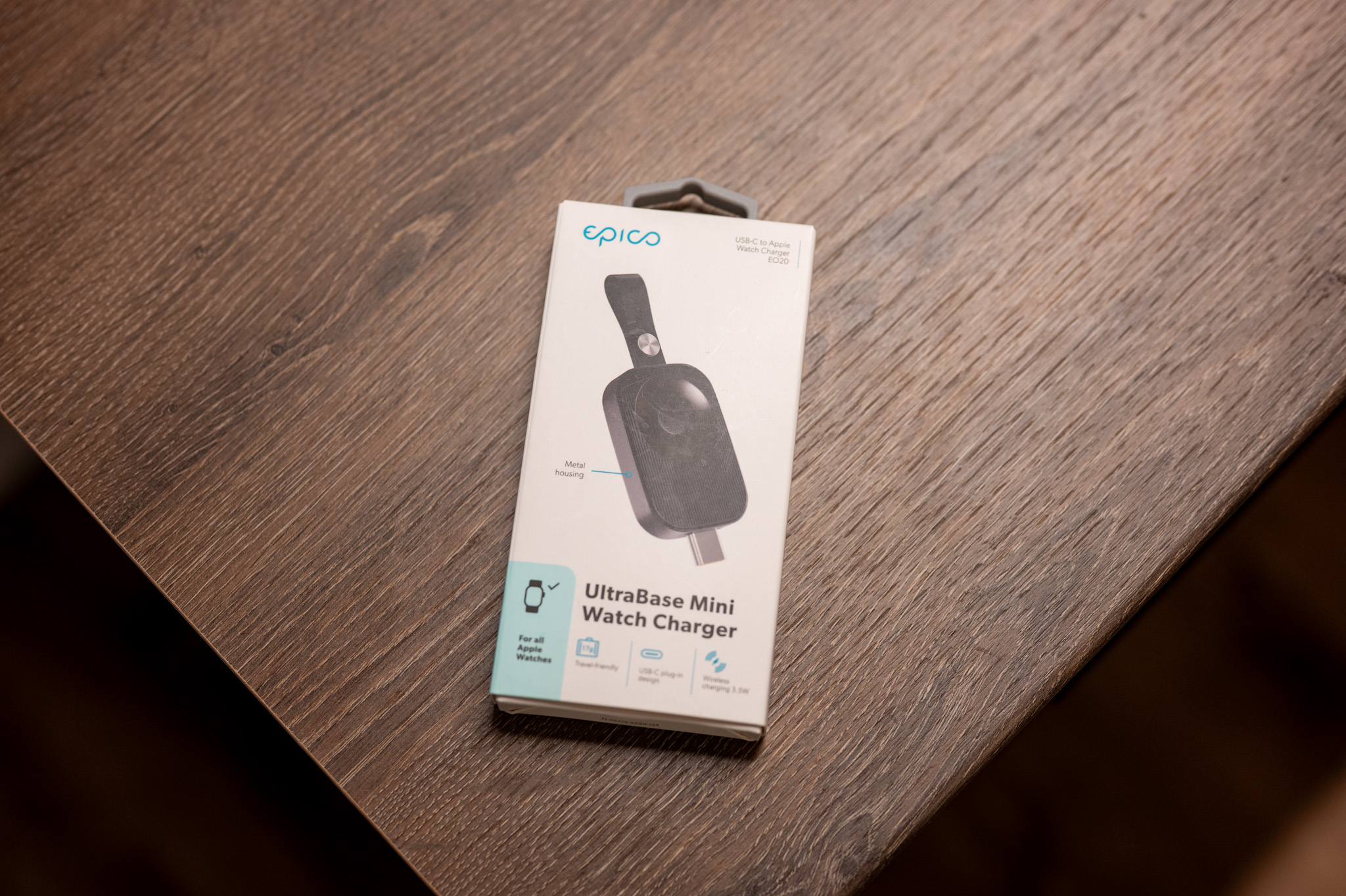 EPICO UltraBase Mini Watch Charger 1
