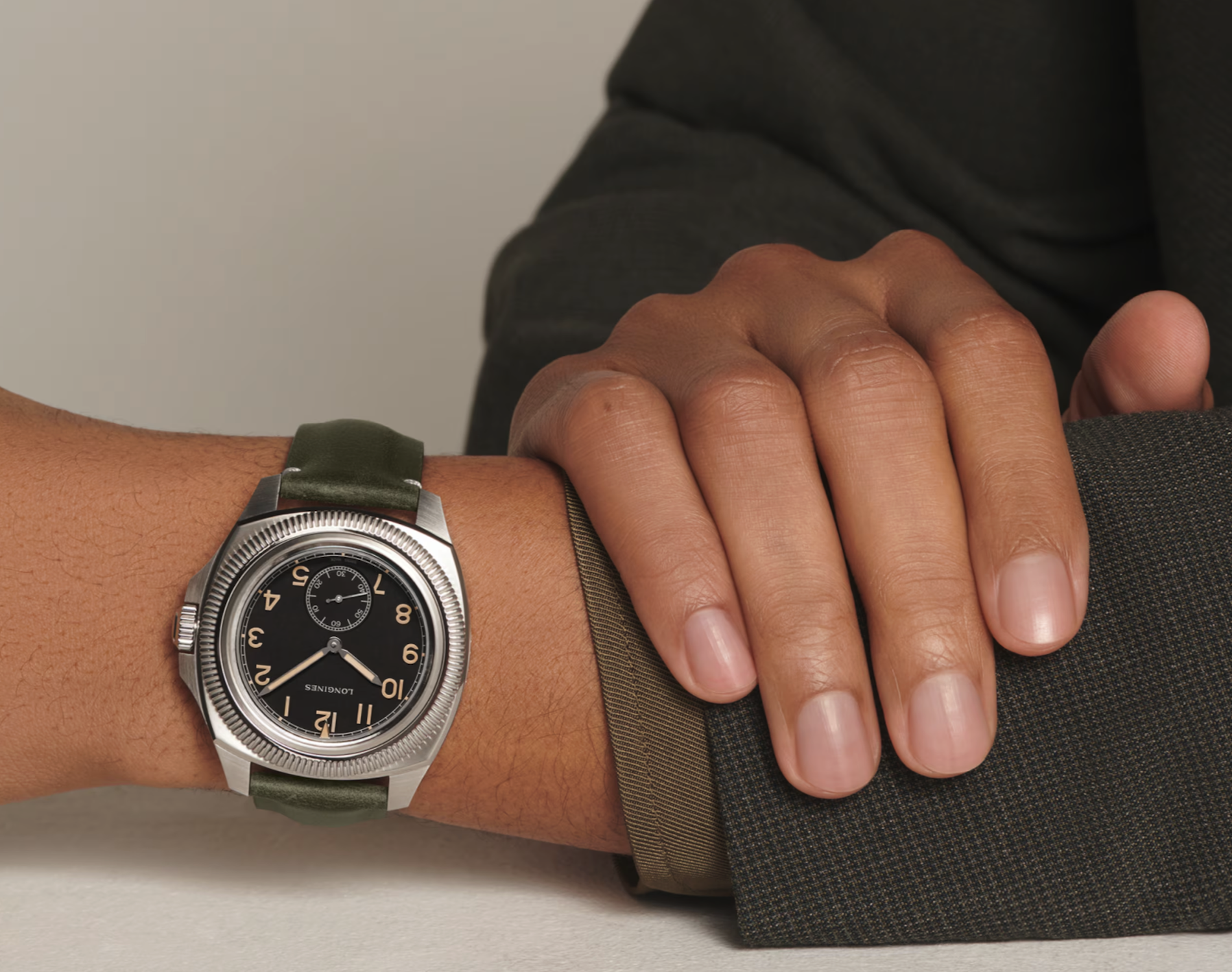 Kus historie na zápěstí: Longines Heritage Pilot Majetek vydrží víc než Apple Watch a má české kořeny 